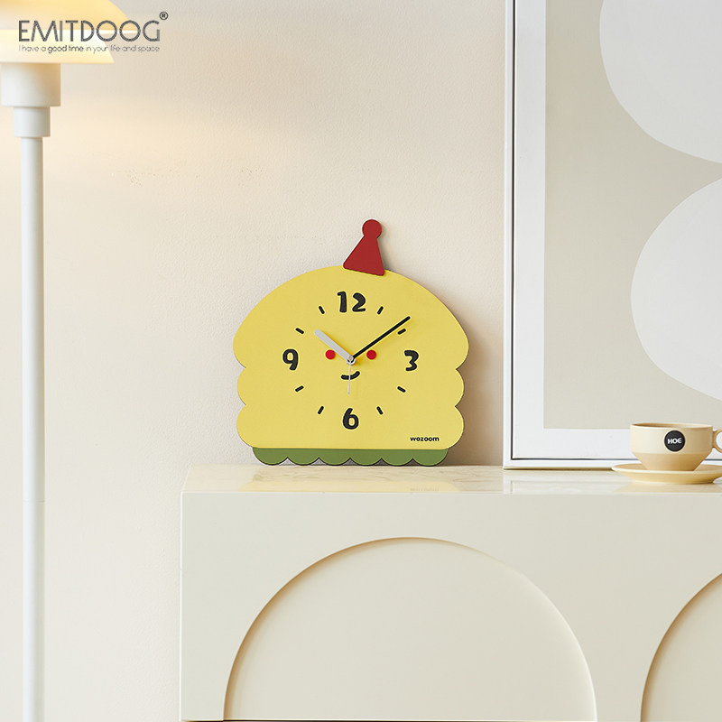 EMITDOOG免打孔奶油风创意钟表挂钟客厅2024新款简约现代家用时钟