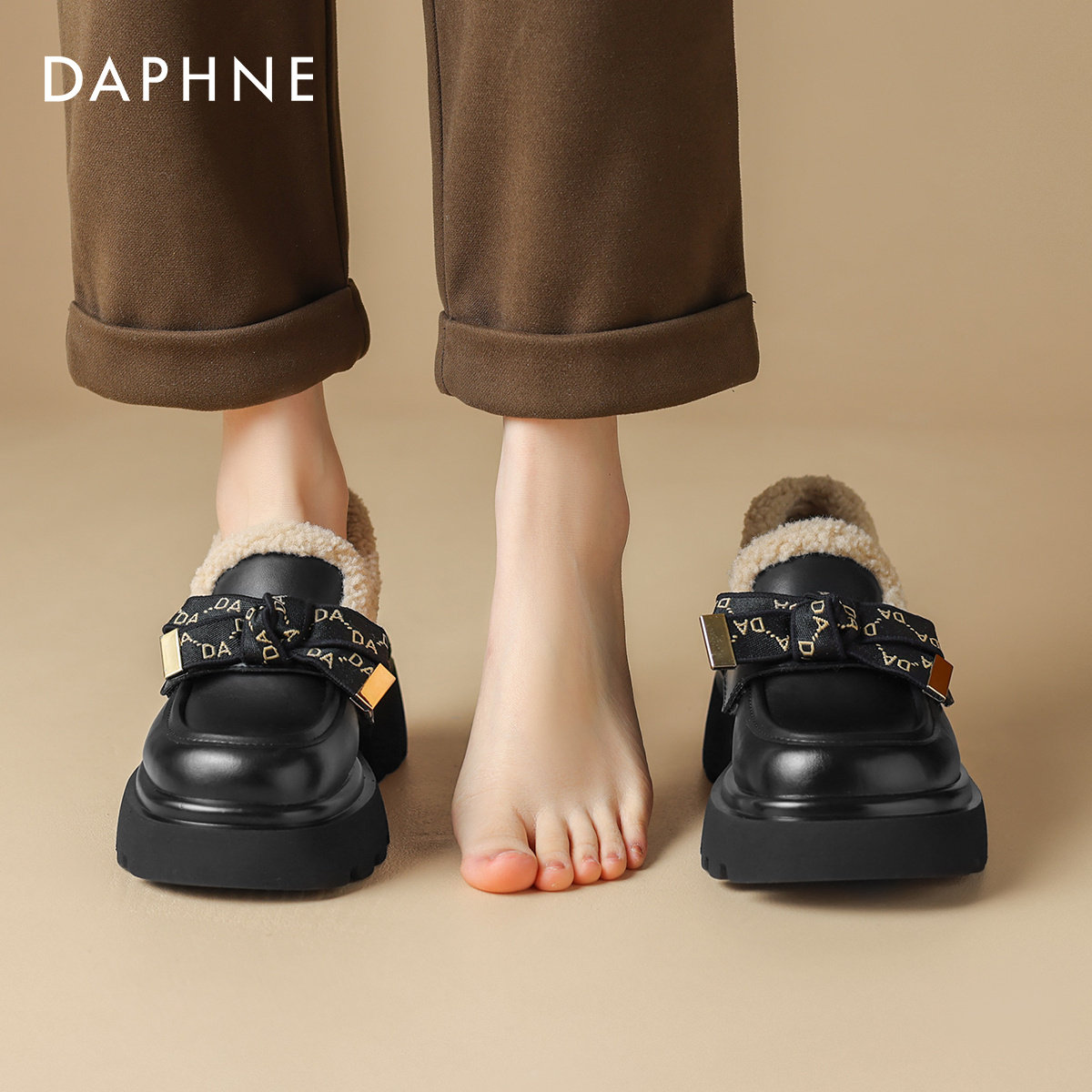 达芙妮加绒保暖一脚蹬女乐福鞋