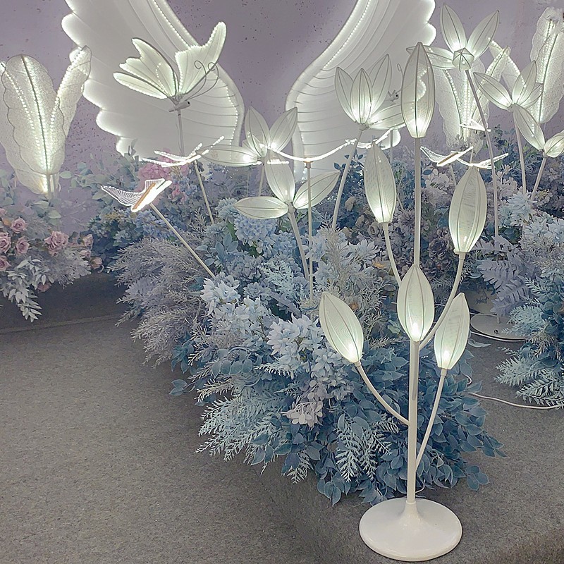 2021新款婚庆道具舞台装饰发光路引灯橄榄树铁艺婚礼摆件创意道具