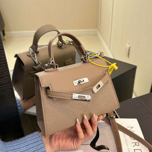 高级感小包包女2023新款潮时尚单肩斜挎包洋气手提黑色凯莉包迷你