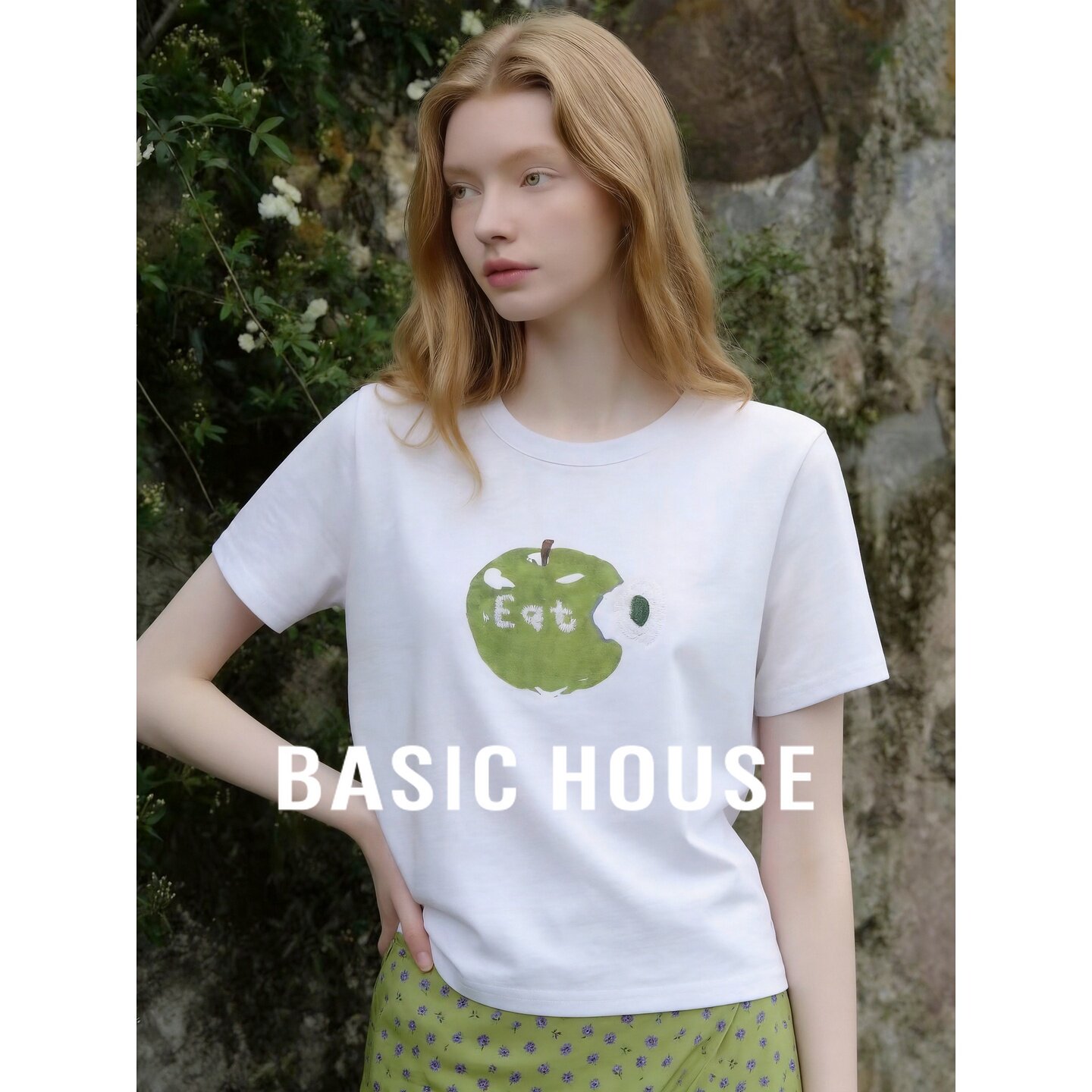 Basic House/百家好韩系简约白色短袖T恤女苹果印花圆领百搭上衣