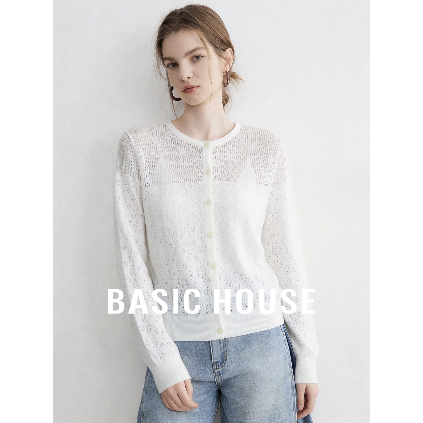 Basic House/百家好白色镂空针织开衫女长袖圆领纽扣薄款上衣时尚