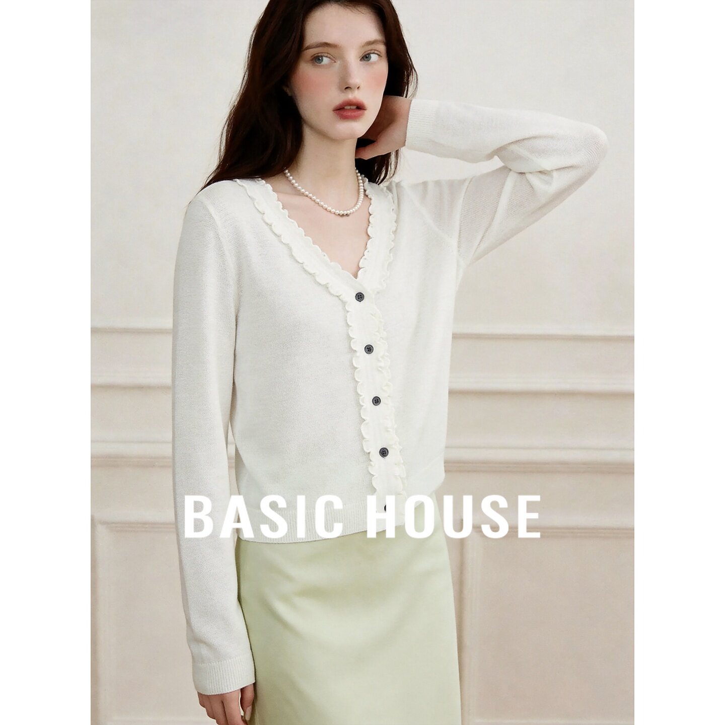 Basic House/百家好白色V领针织开衫女花边纽扣长袖外套初秋穿搭