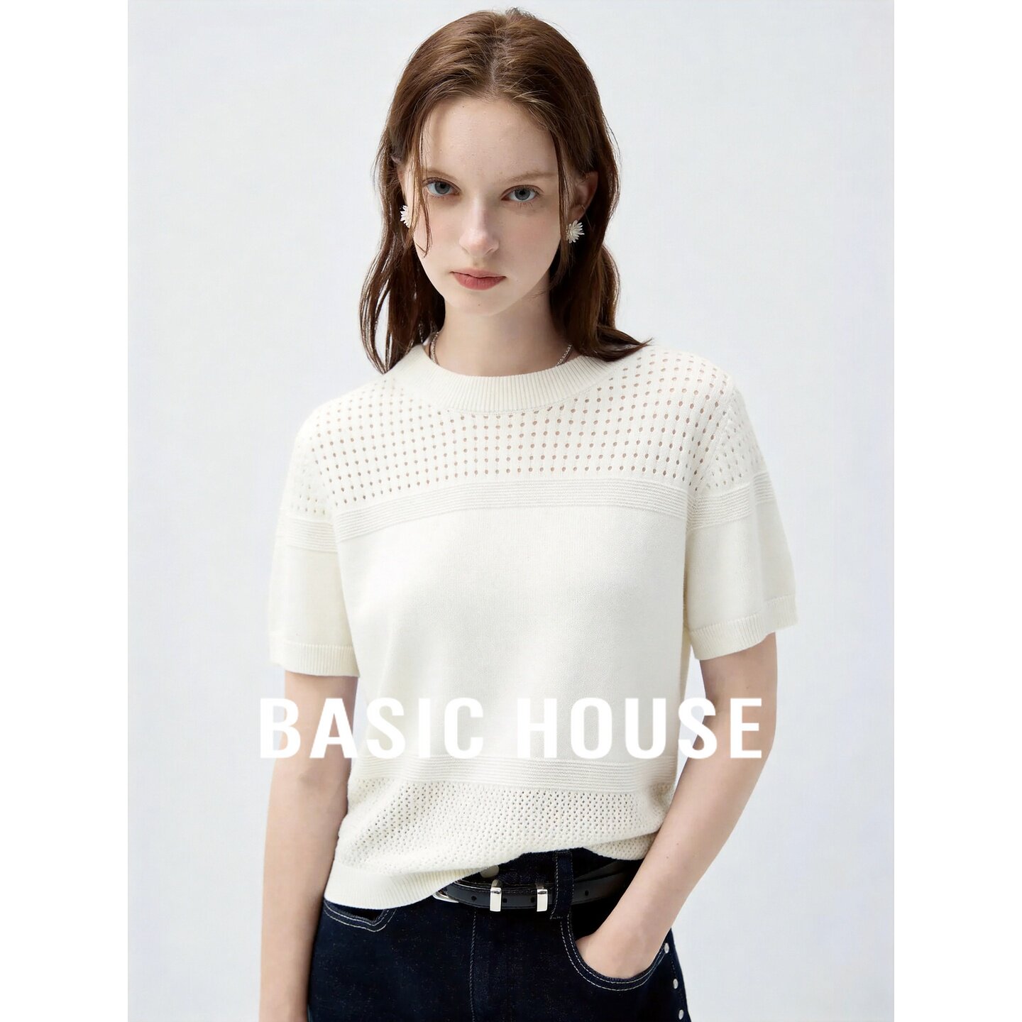 Basic House/百家好设计感白色圆领短袖针织衫镂空拼接宽松上衣