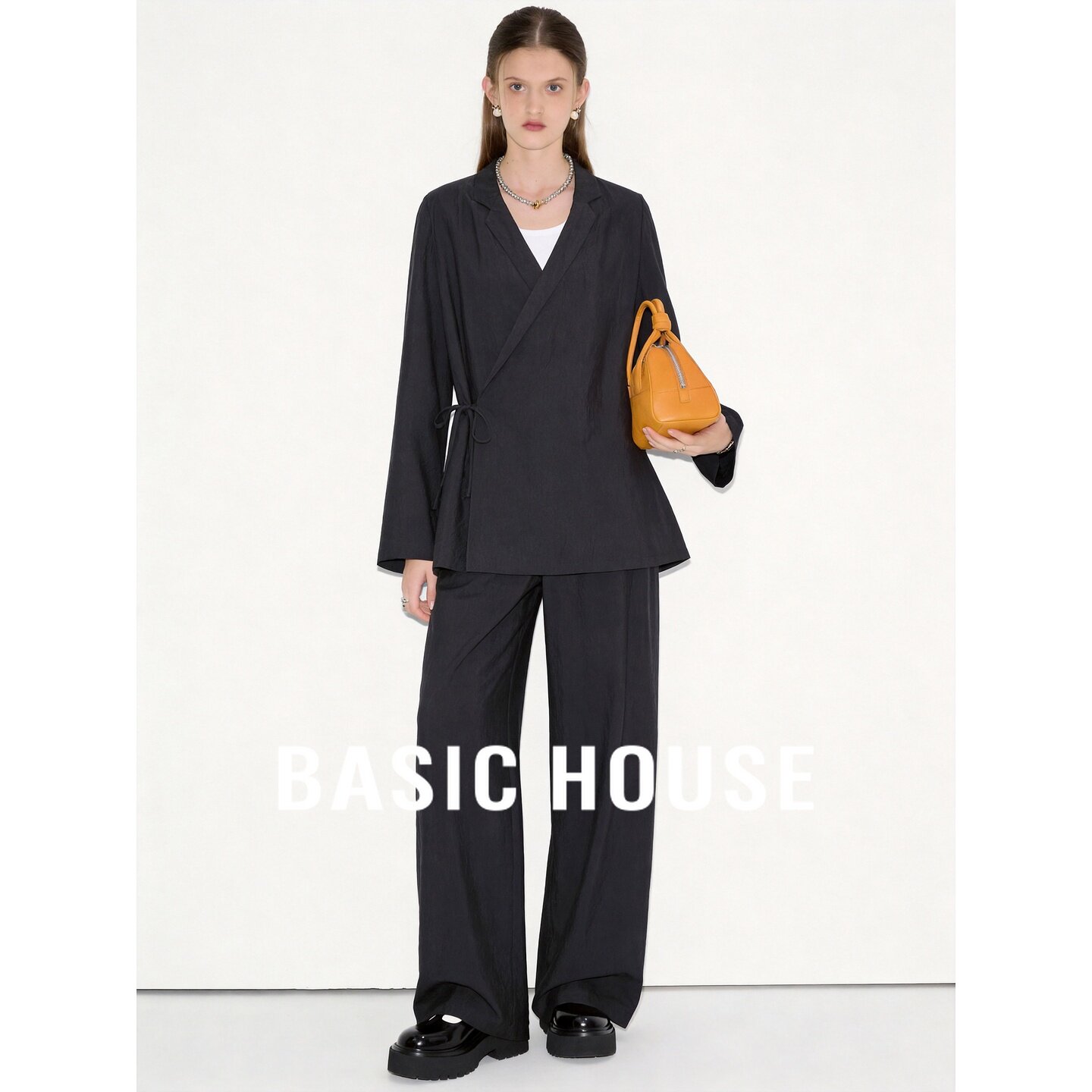 Basic House/百家好老钱风黑色西装套装女秋季系带收腰通勤两件套