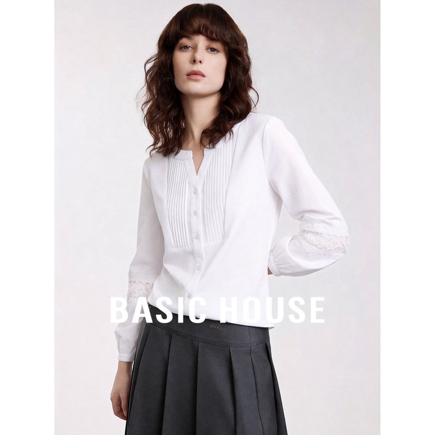 Basic House/百家好法式优雅白色蕾丝V领衬衫女长袖百搭通勤上衣