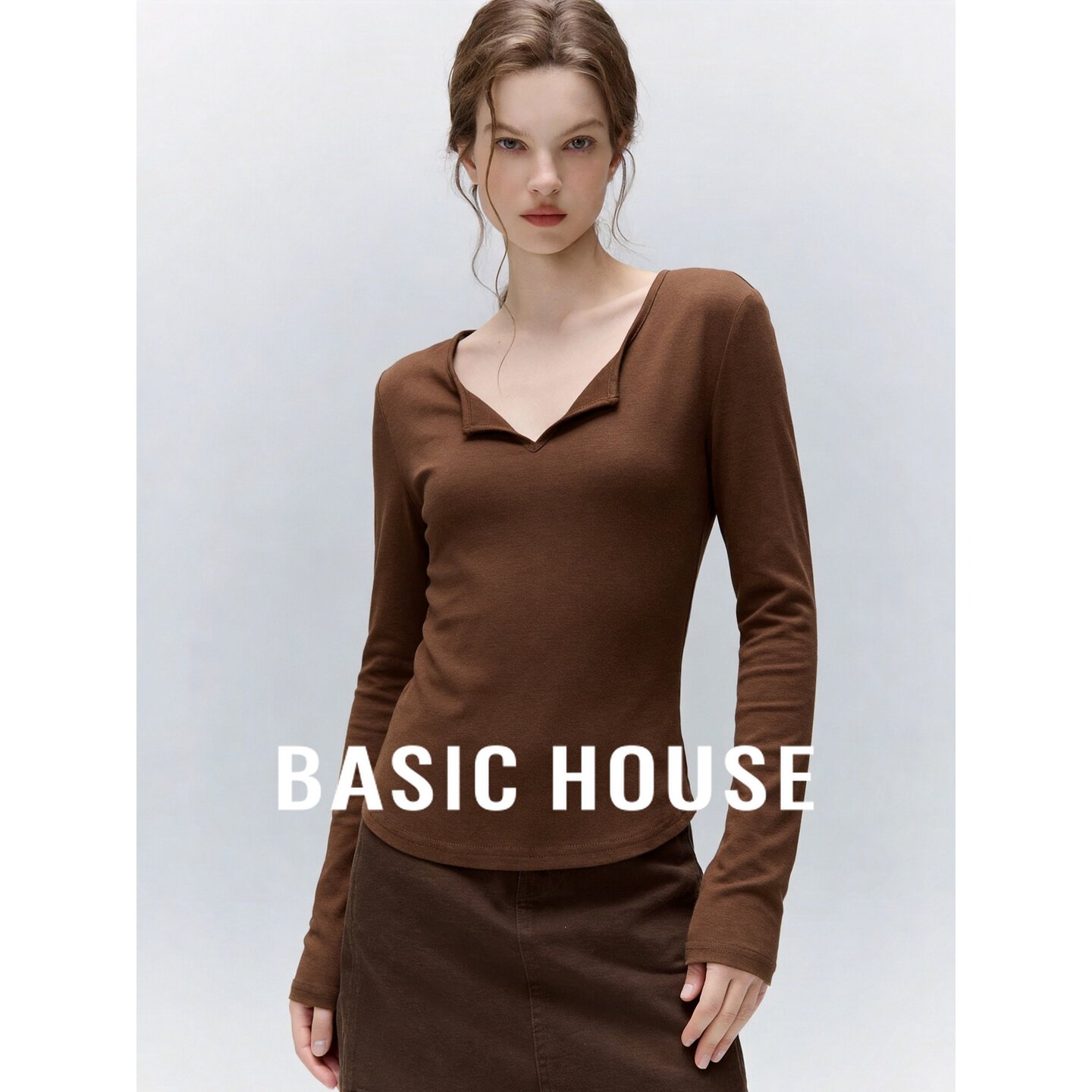 Basic House/百家好莱赛尔羊毛小V领修身短款薄款女士套头针织衫