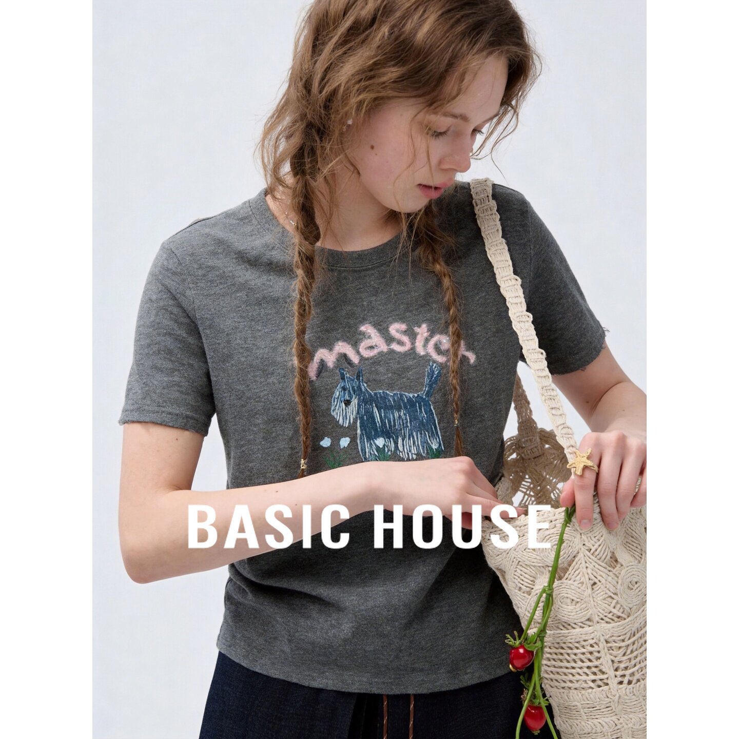 Basic House/百家好手绘狗狗印花短袖T恤女夏季圆领宽松休闲上衣