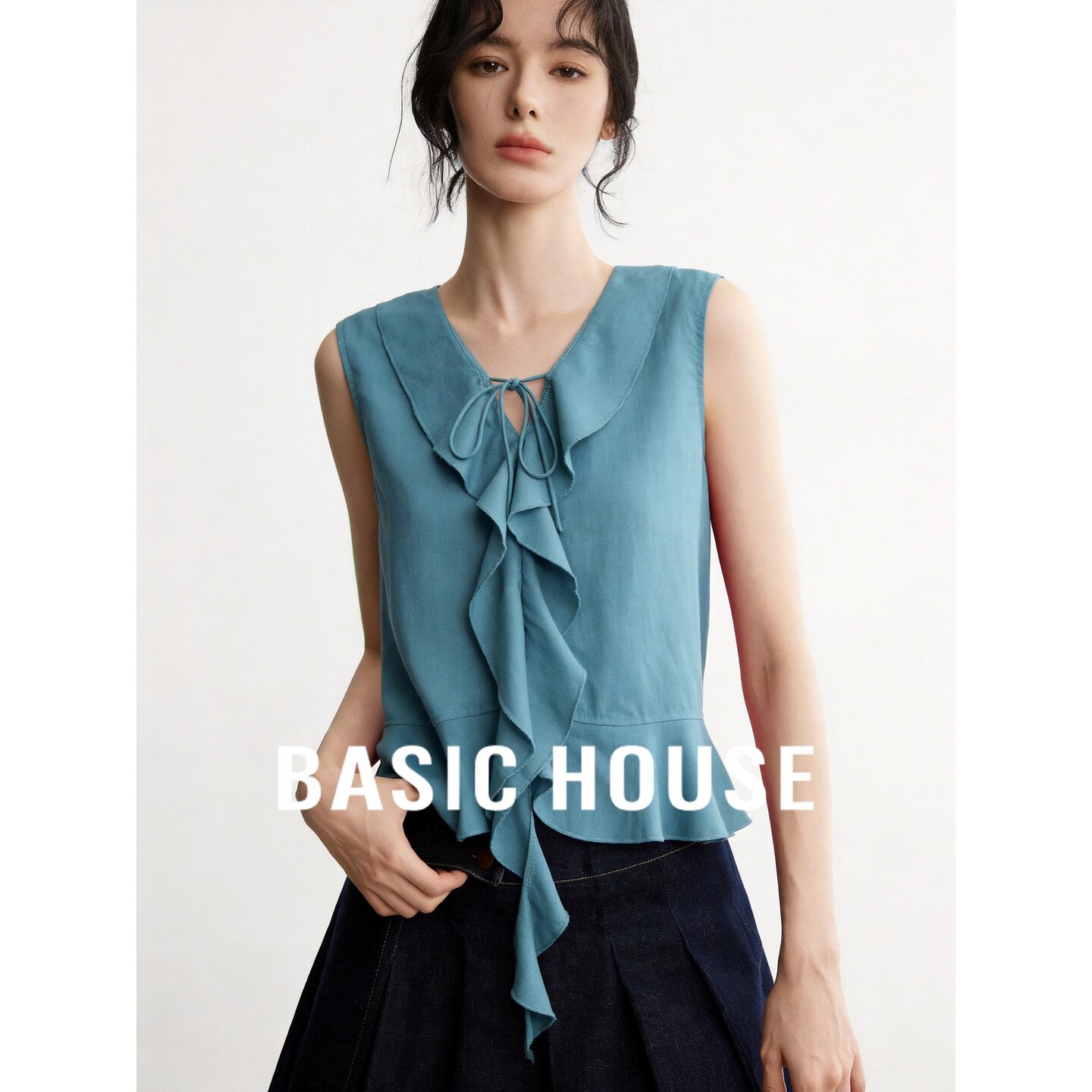 Basic House/百家好甜美风蓝色花边V领系带无袖衬衫小众显瘦上衣