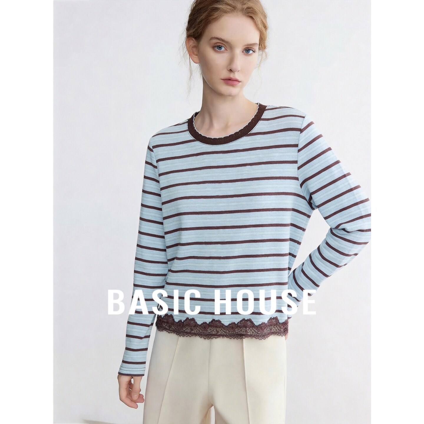 Basic House/百家好蓝色撞色条纹蕾丝拼接圆领日常女装长袖针织衫
