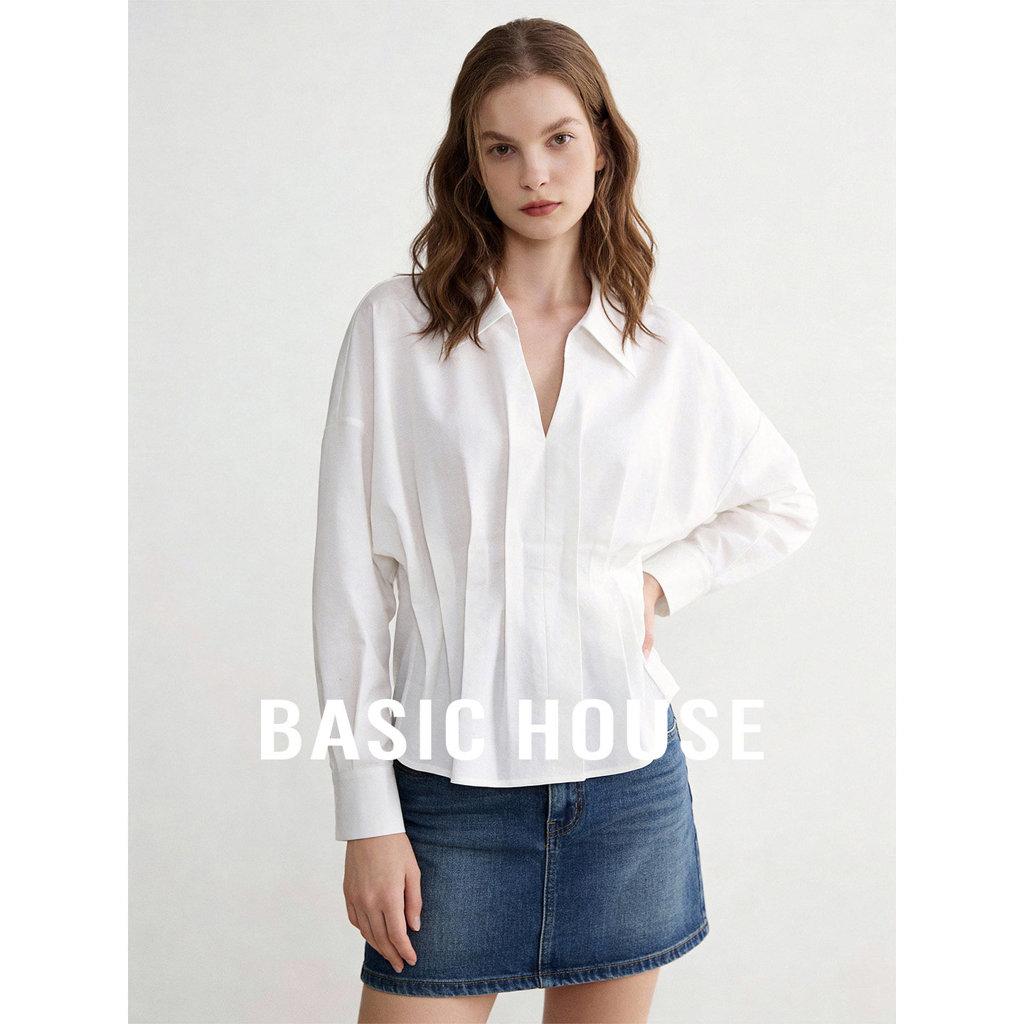 Basic House/百家好白色压褶设计感简约衬衫女春季宽松超好看上衣