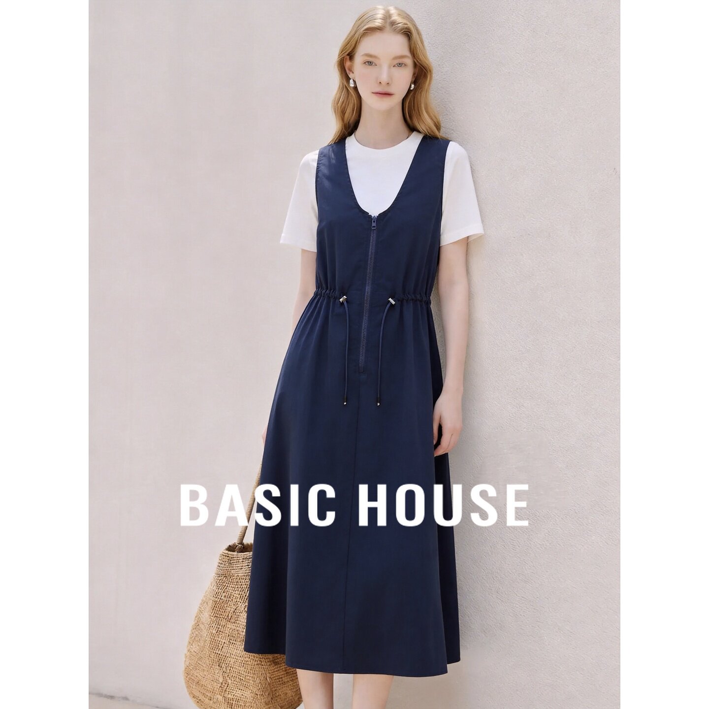 Basic House/百家好深蓝色背带连衣裙女夏收腰显瘦叠穿两件套套装