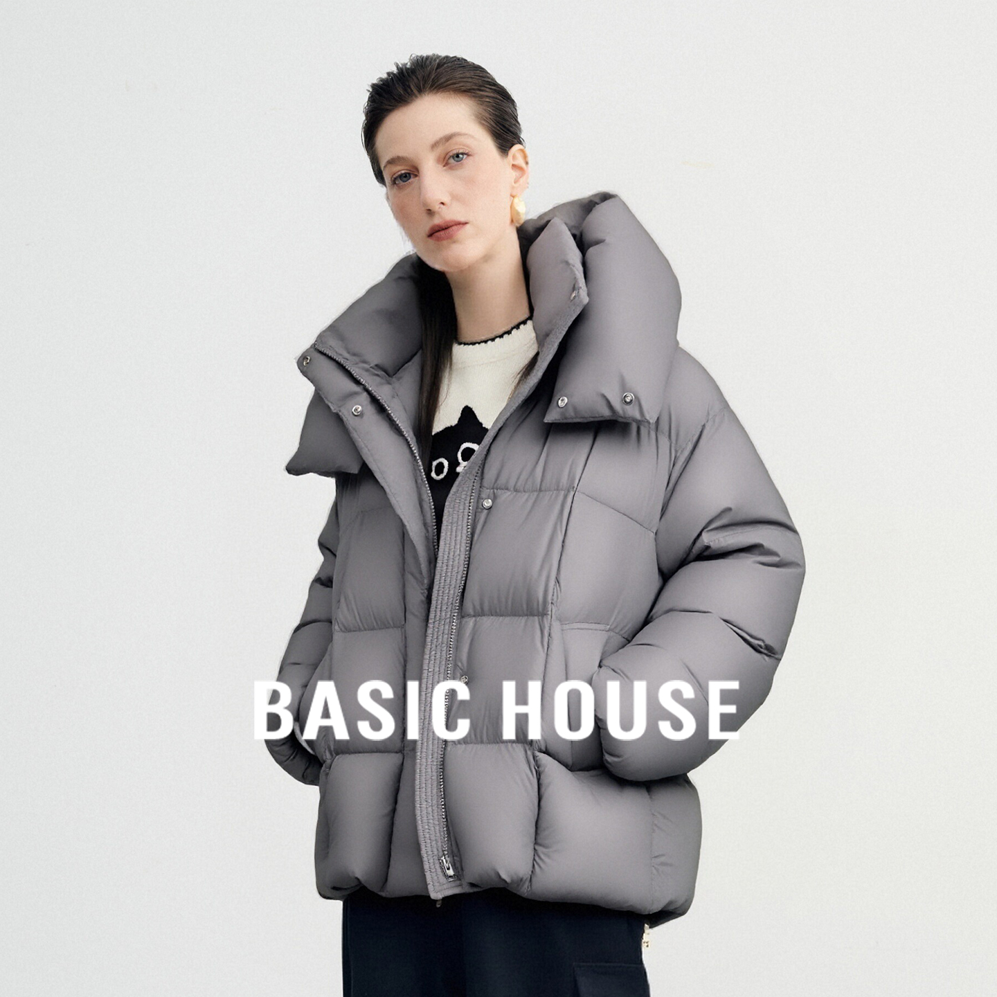 Basic House/百家好保暖御寒连帽方格羽绒服中长款白鸭绒面包服女