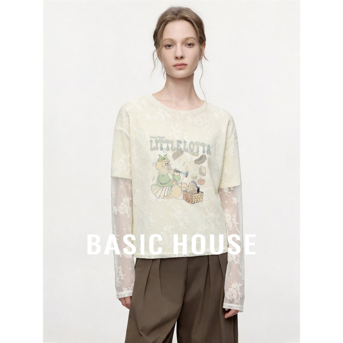 Basic House/百家好蕾丝拼接长袖T恤女春秋卡通印花减龄宽松上衣