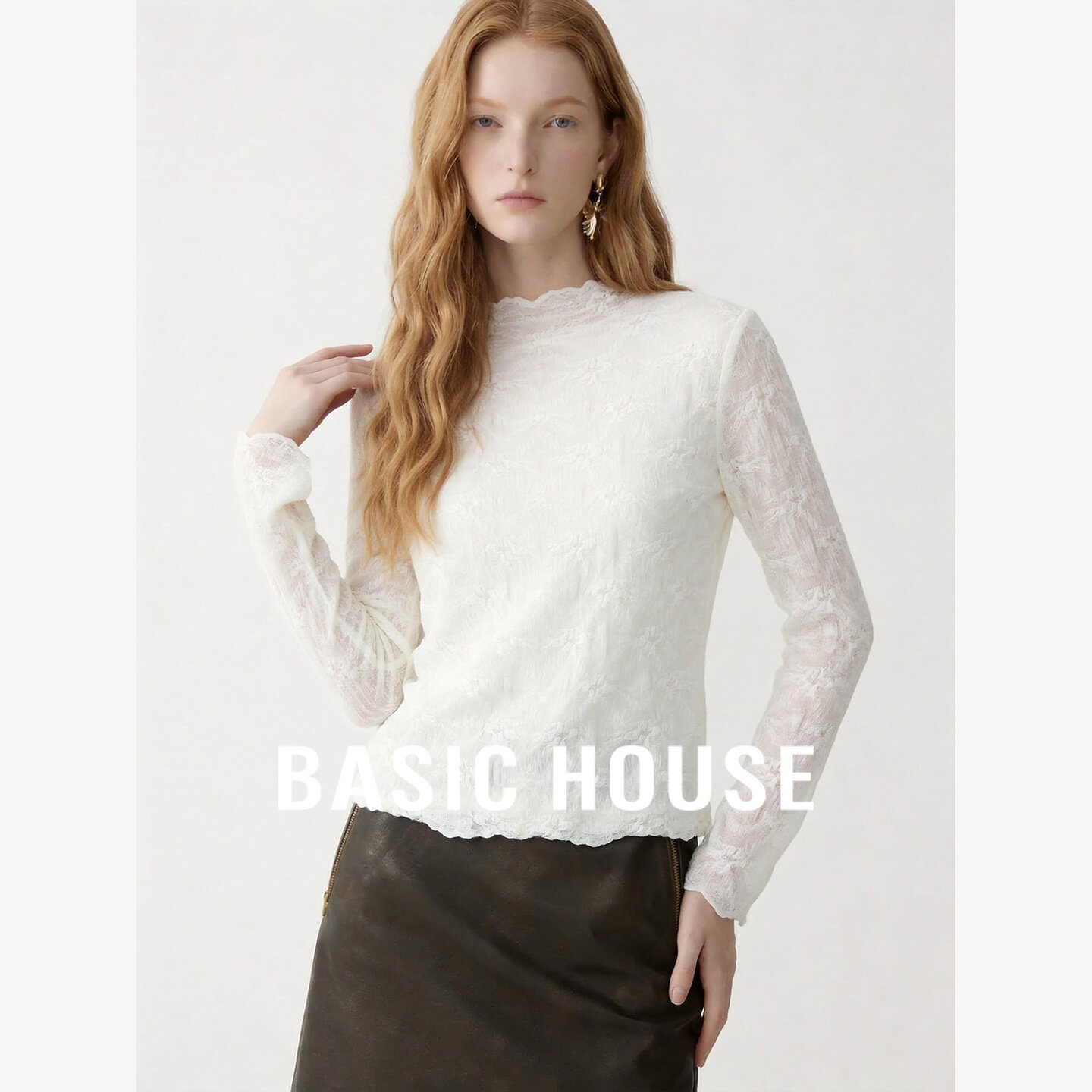 Basic House/百家好温柔风半高领长袖T恤女蕾丝肌理感修身打底衫