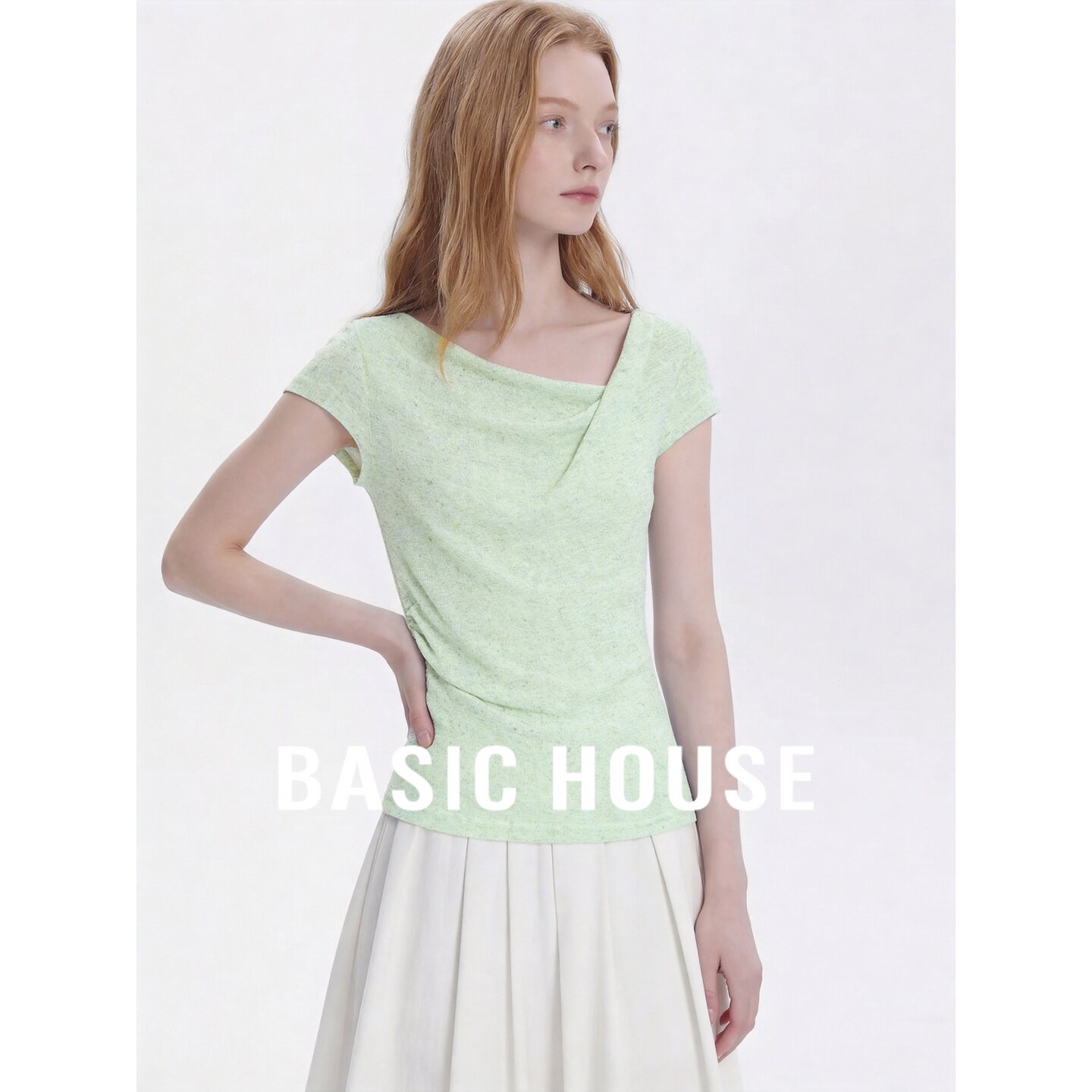 Basic House/百家好浅绿色亚麻荡领T恤女夏修身显瘦亲肤舒适上衣