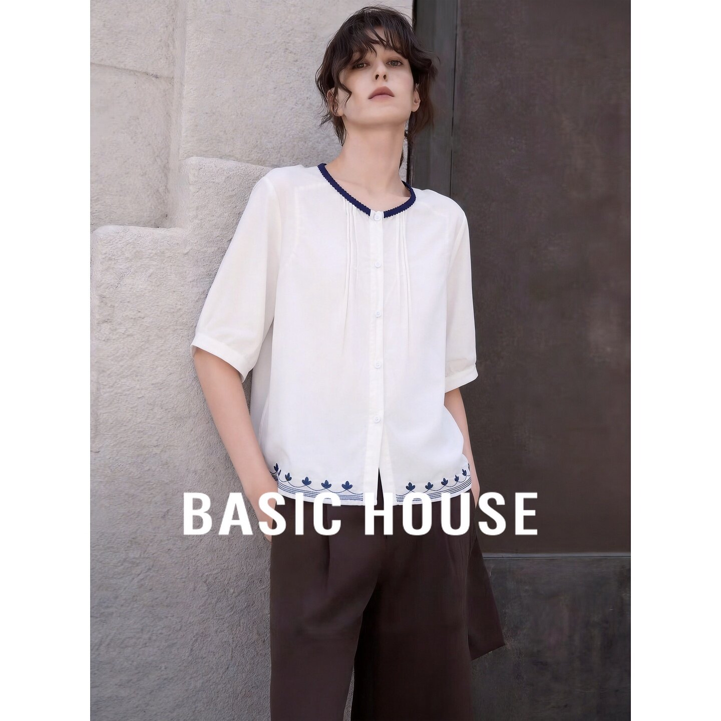 Basic House/百家好法式白色刺绣花边衬衫女短袖圆领宽松上衣夏季