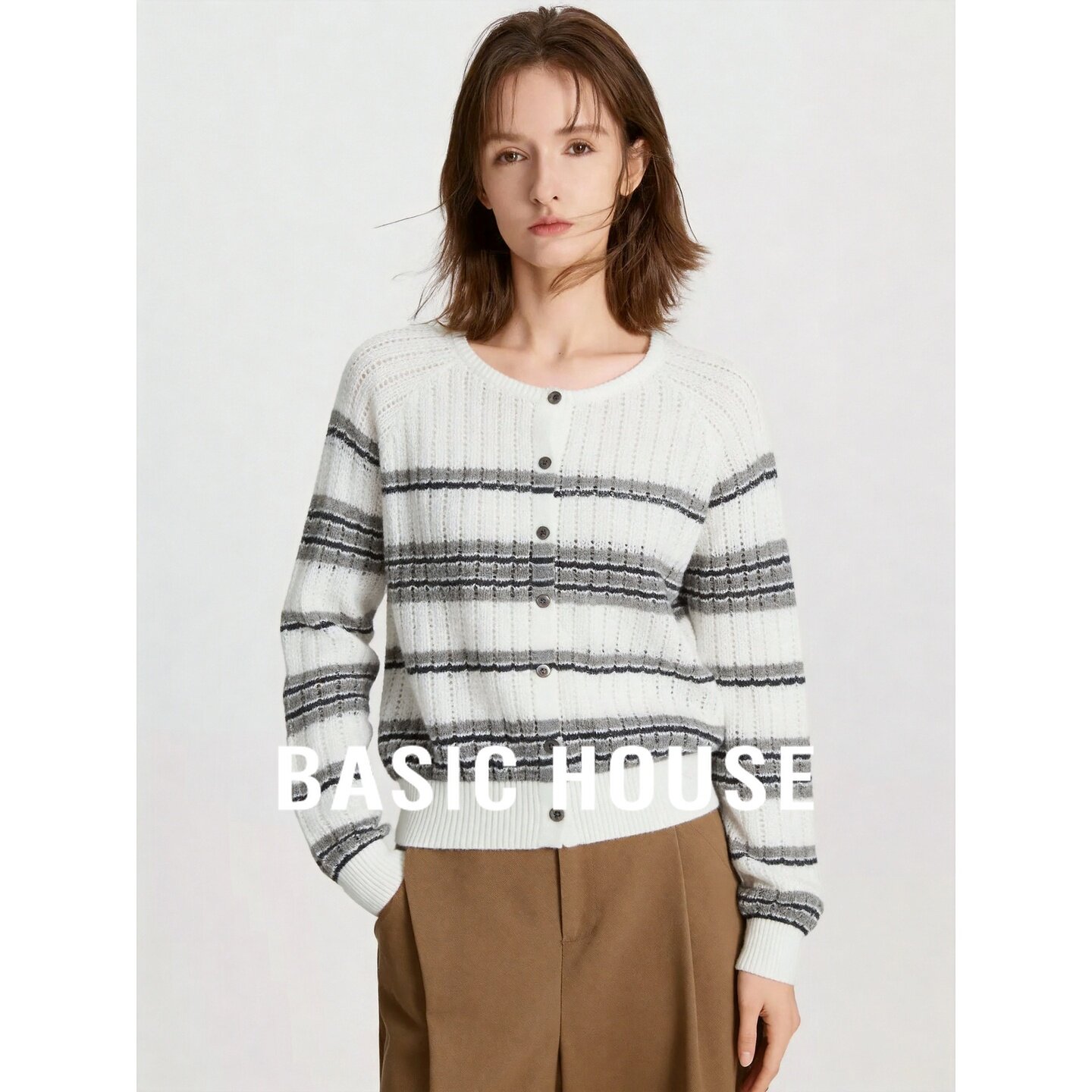 Basic House/百家好2026秋季莱赛尔白色条纹修身灯笼袖针织开衫