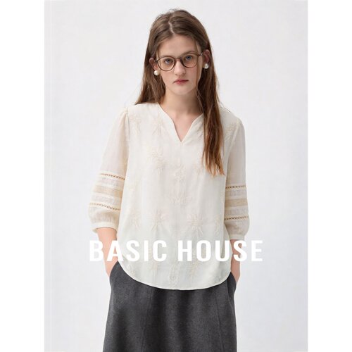 Basic House/百家好莱赛尔灯笼袖刺绣衬衫女白色V领日常百搭上衣