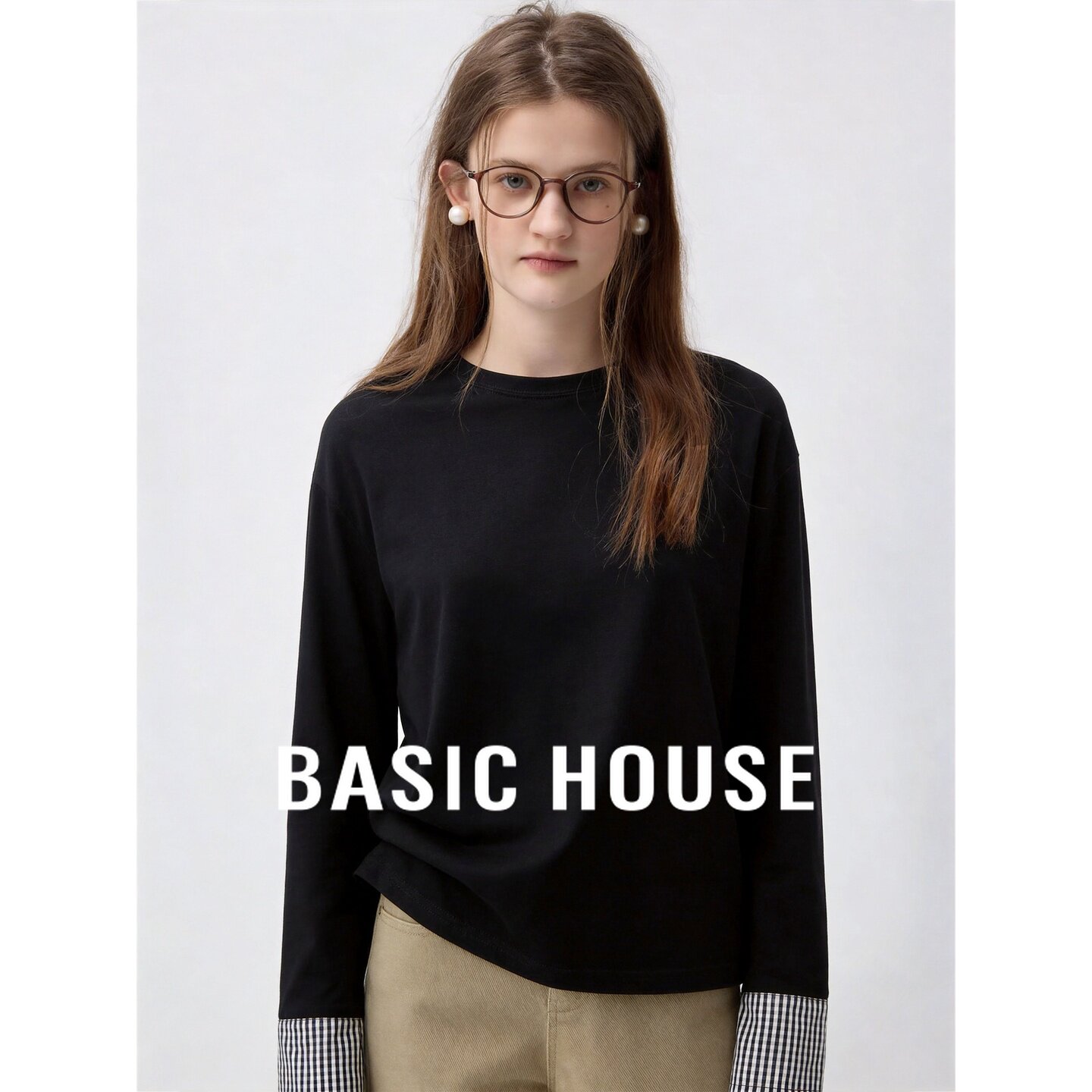 Basic House/百家好极简黑色长袖T恤女宽松显瘦圆领格子拼接上衣
