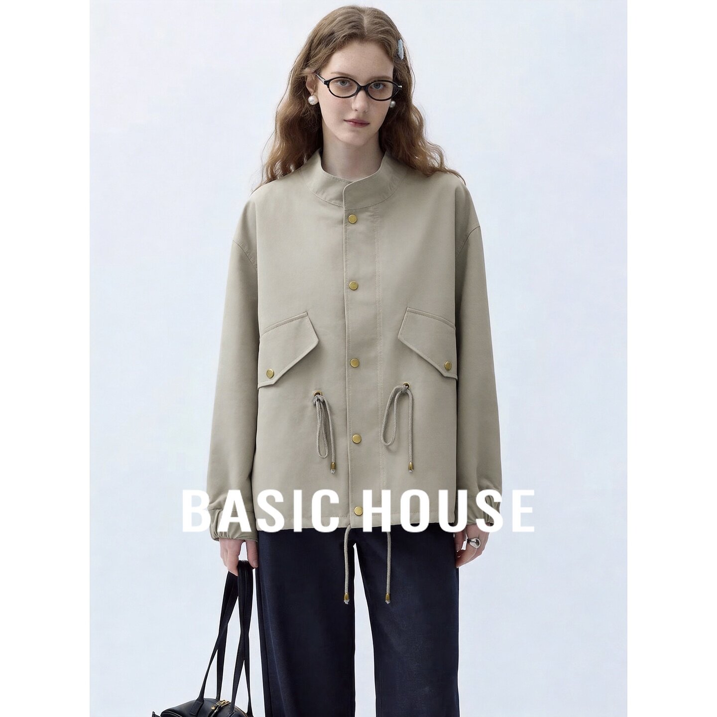 Basic House/百家好灰绿色莱赛尔立领口袋纽扣日常简约短外套风衣