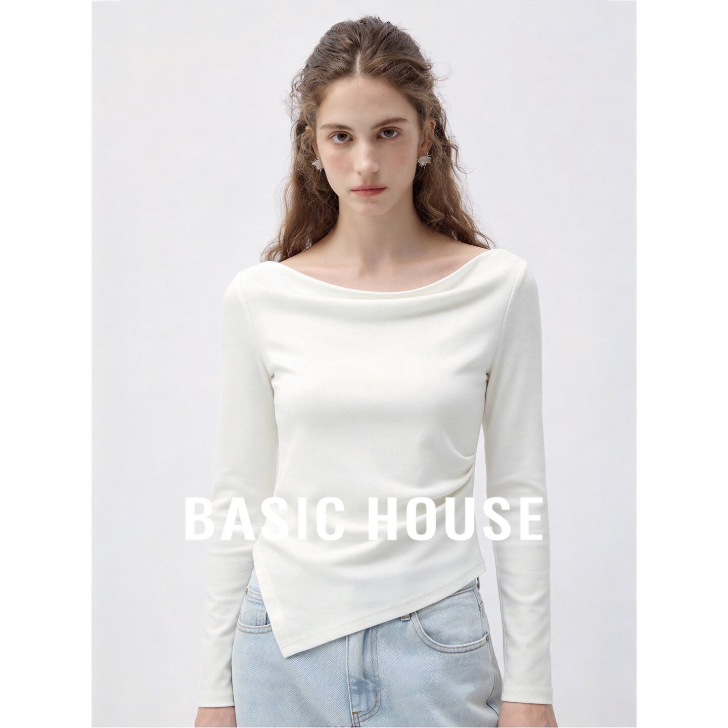 Basic House/百家好莱赛尔一字肩长袖T恤女白色荡领收腰显瘦上衣