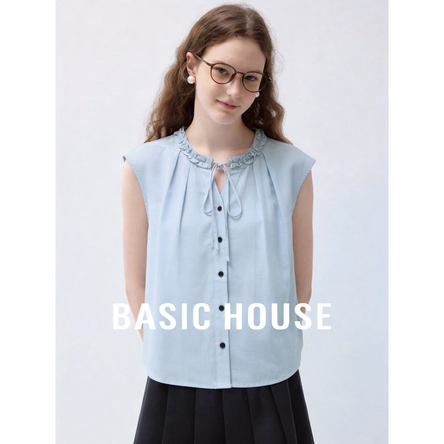 Basic House/百家好莱赛尔系带领荷叶边无袖衬衫女亲肤透气上衣