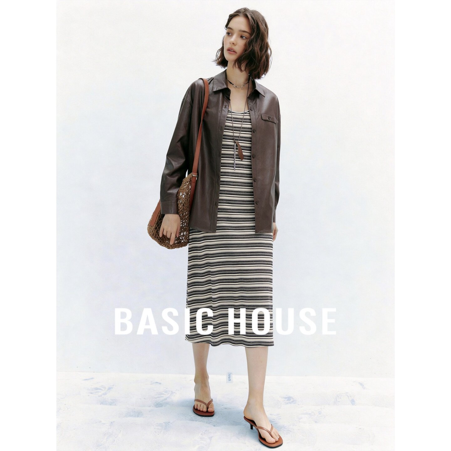 Basic House/百家好棕色皮衣短外套条纹连衣裙新款日常休闲两件套