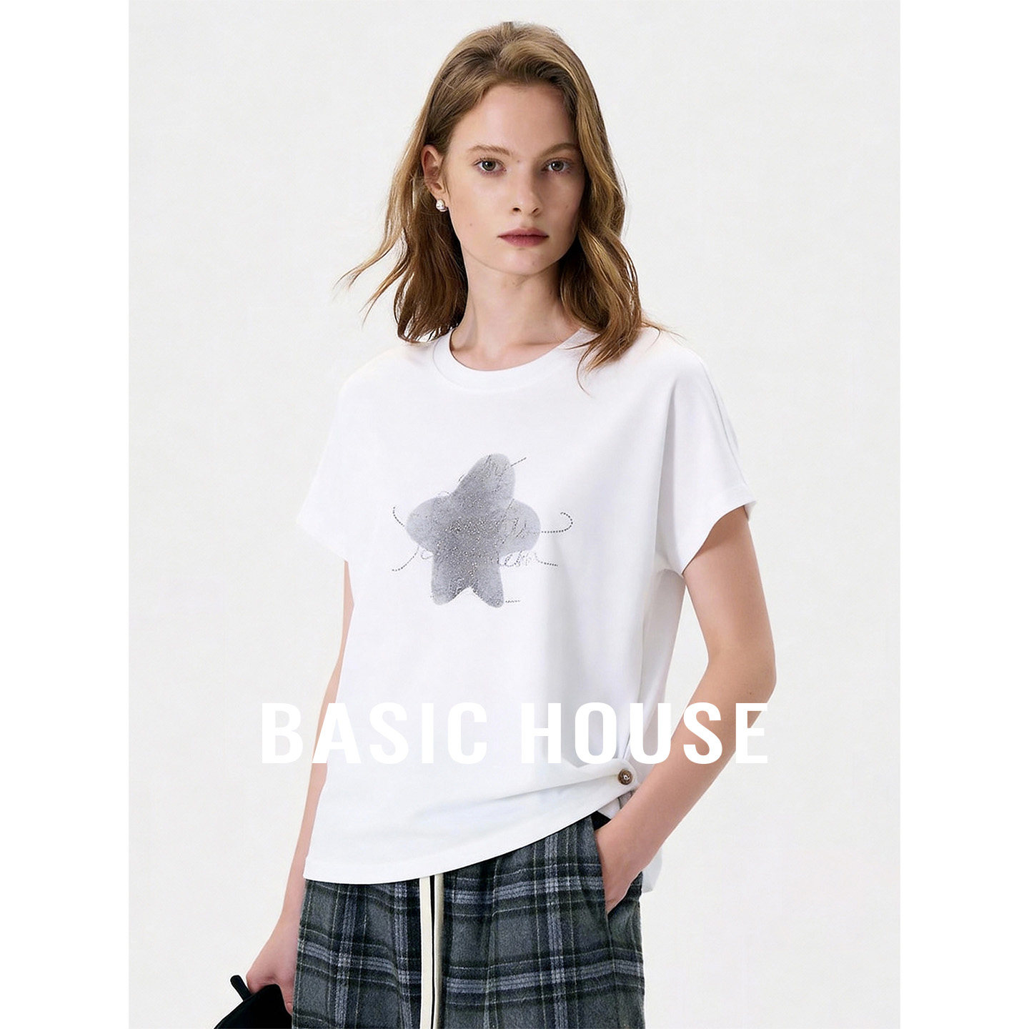 Basic House/百家好白色星星T恤夏新款侧开叉纽扣收腰内搭打底衫