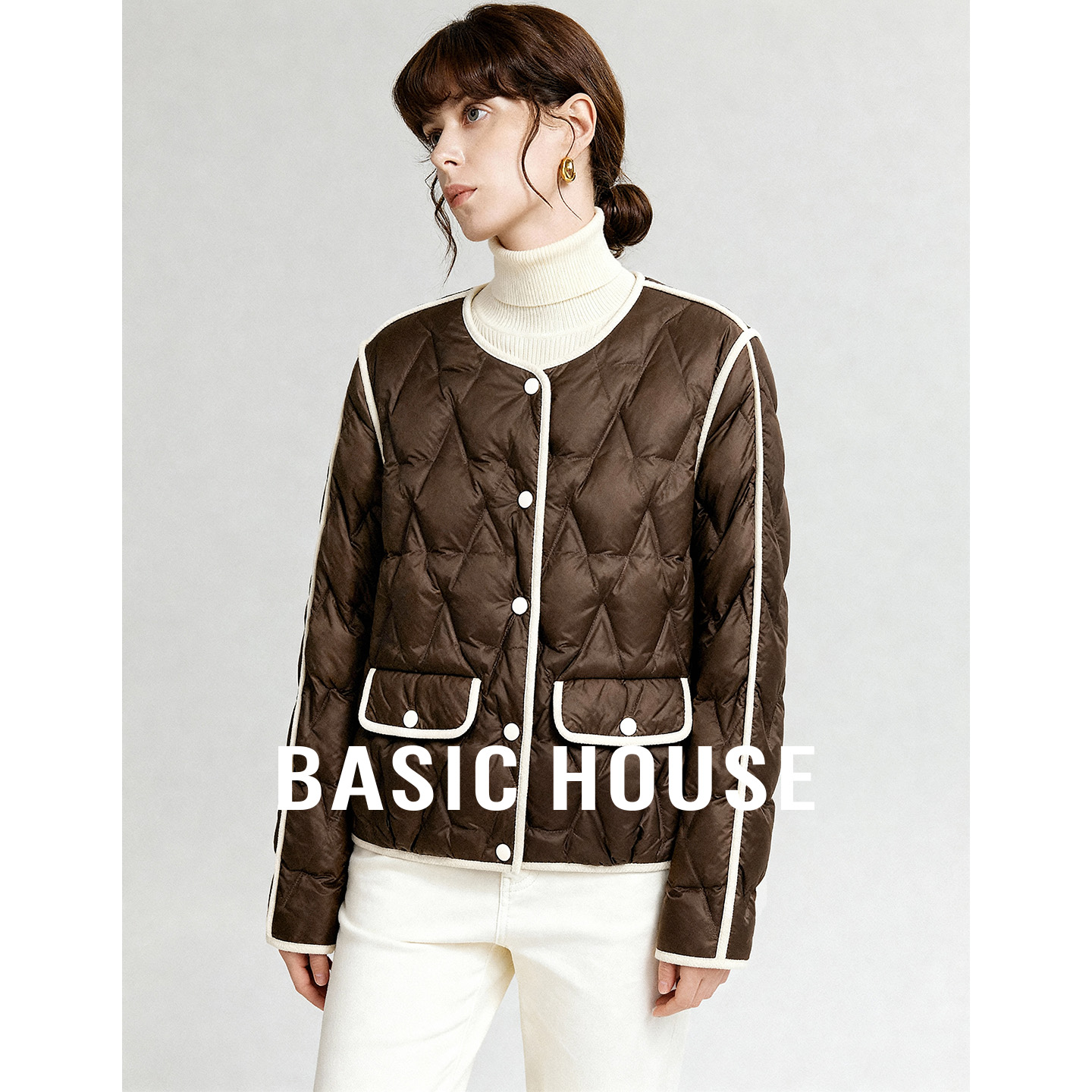 Basic House/百家好圆领撞色单排扣短款羽绒服女秋冬保暖百搭外套