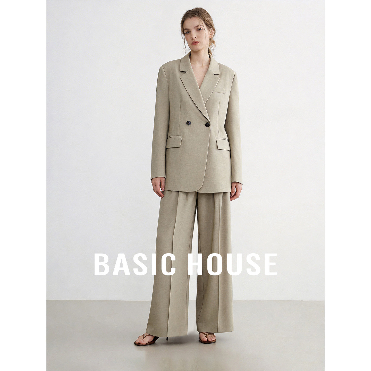 Basic House/百家好纯色西装套装秋季V领宽松外套直筒长裤两件套