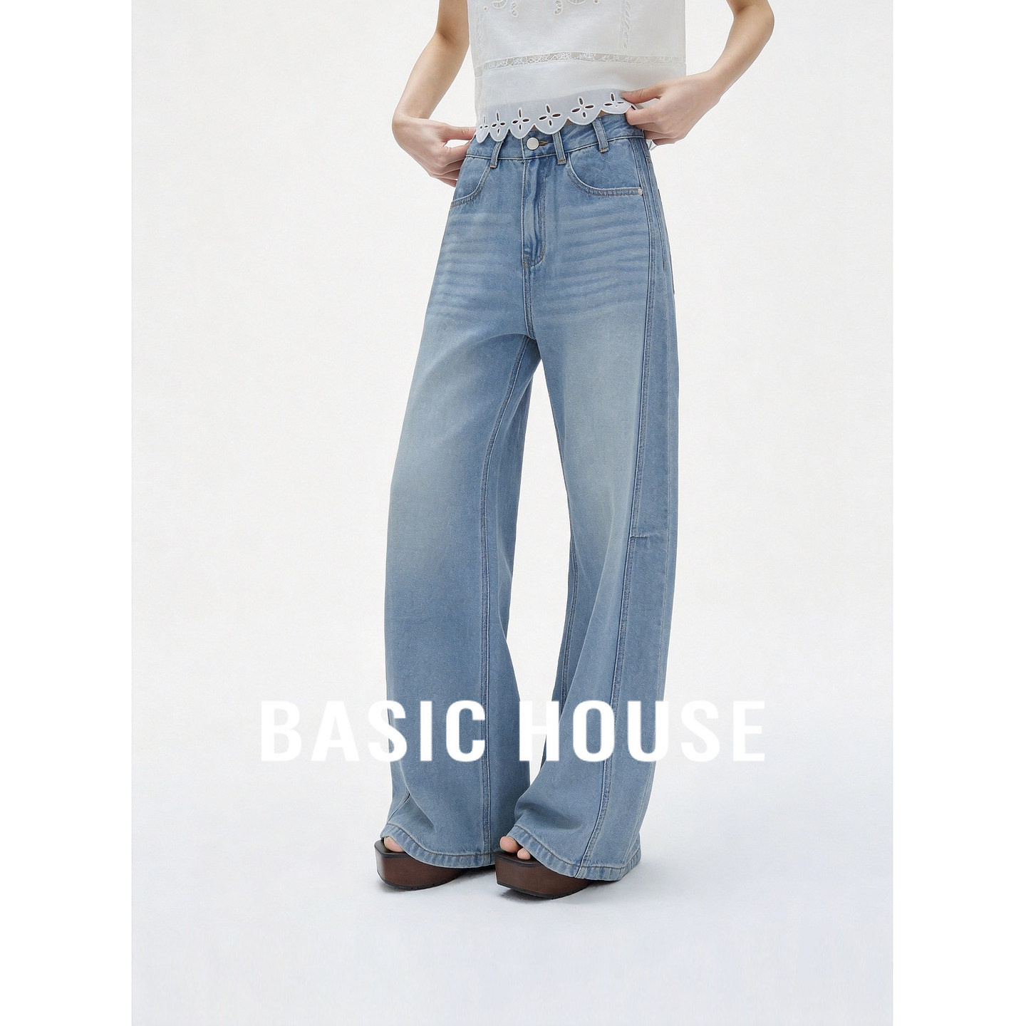 Basic House/百家好蓝色高腰剪裁设计弯刀裤女夏季透气百搭牛仔裤