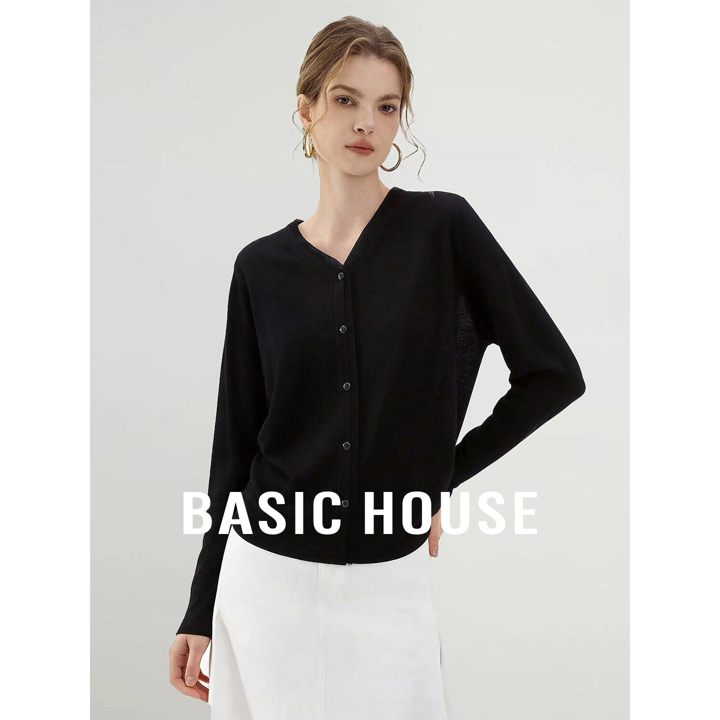 Basic House/百家好黑色V领简约针织开衫女夏季宽松舒适外搭毛衫