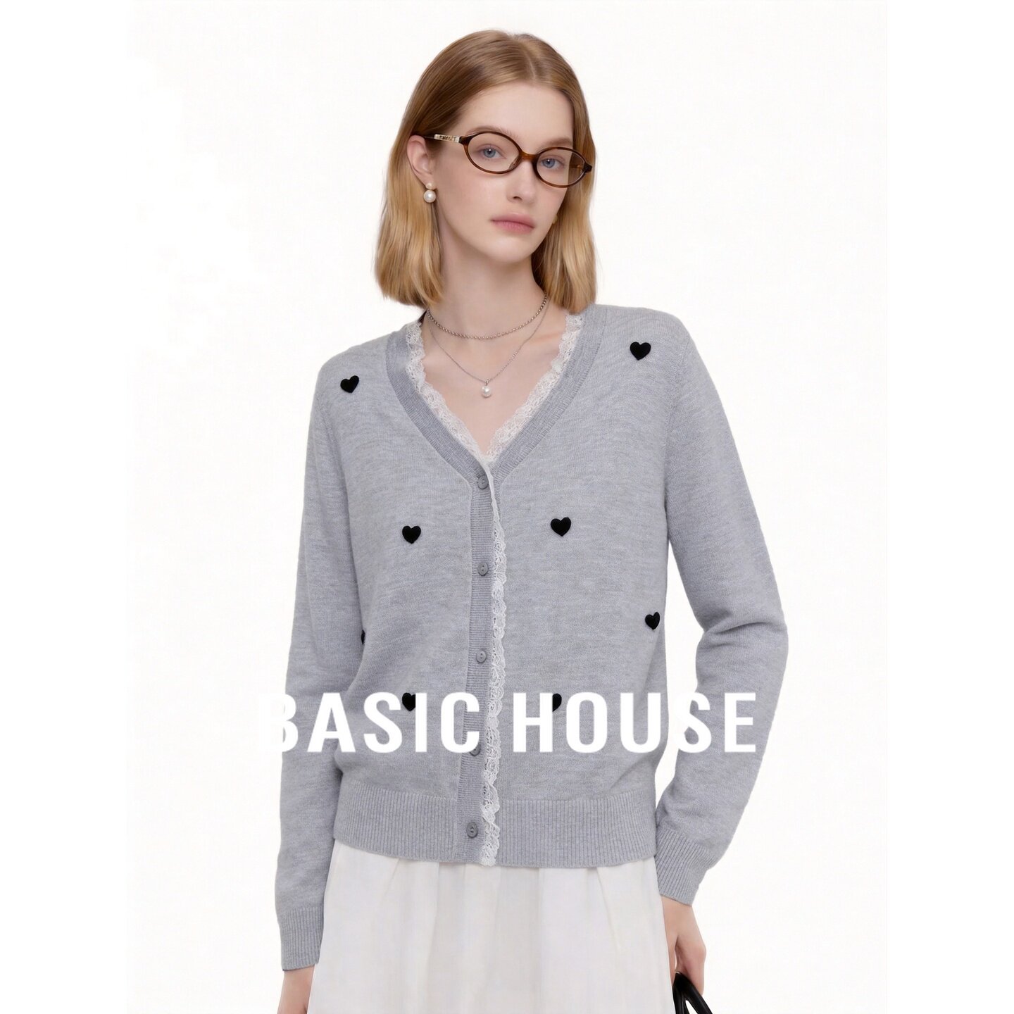 Basic House/百家好2026秋灰色V领爱心纽扣常规短款长袖针织开衫