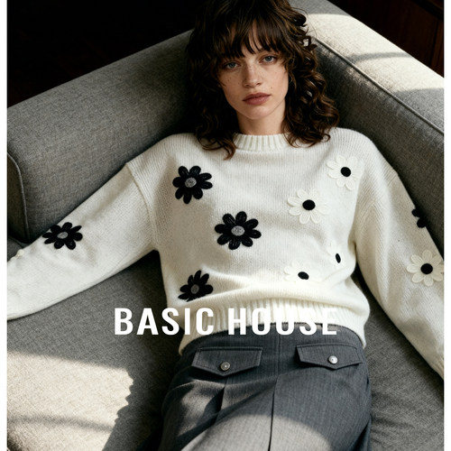 Basic House/百家好圆领撞色钩花针织衫秋冬新款舒适套头短款上衣