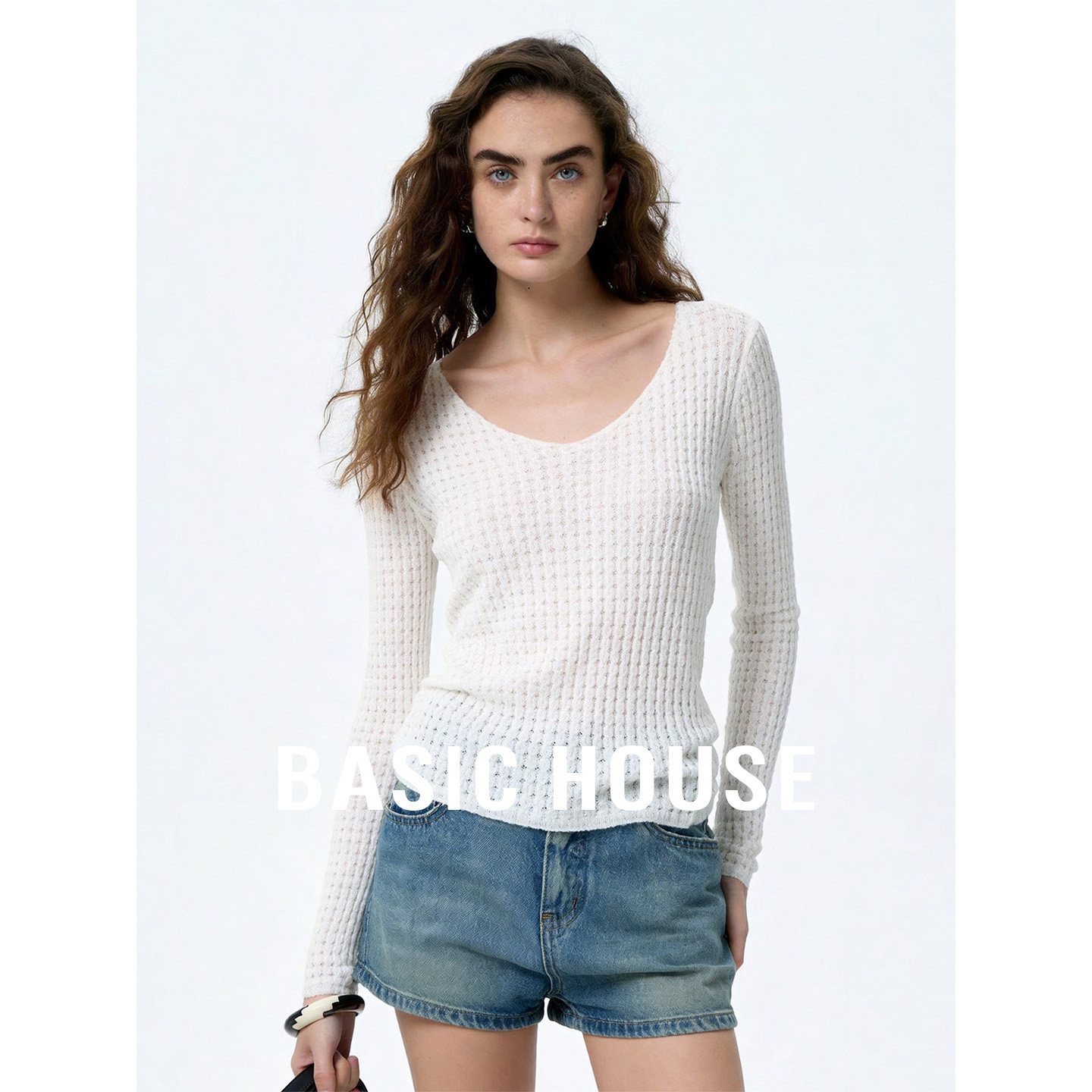 Basic House/百家好白色V领华夫格针织衫上衣女秋季长袖内搭打底