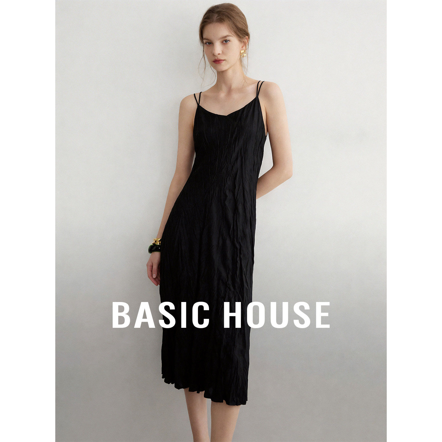 Basic House/百家好黑色细肩带夏季新款连衣裙女优雅百搭气质长裙