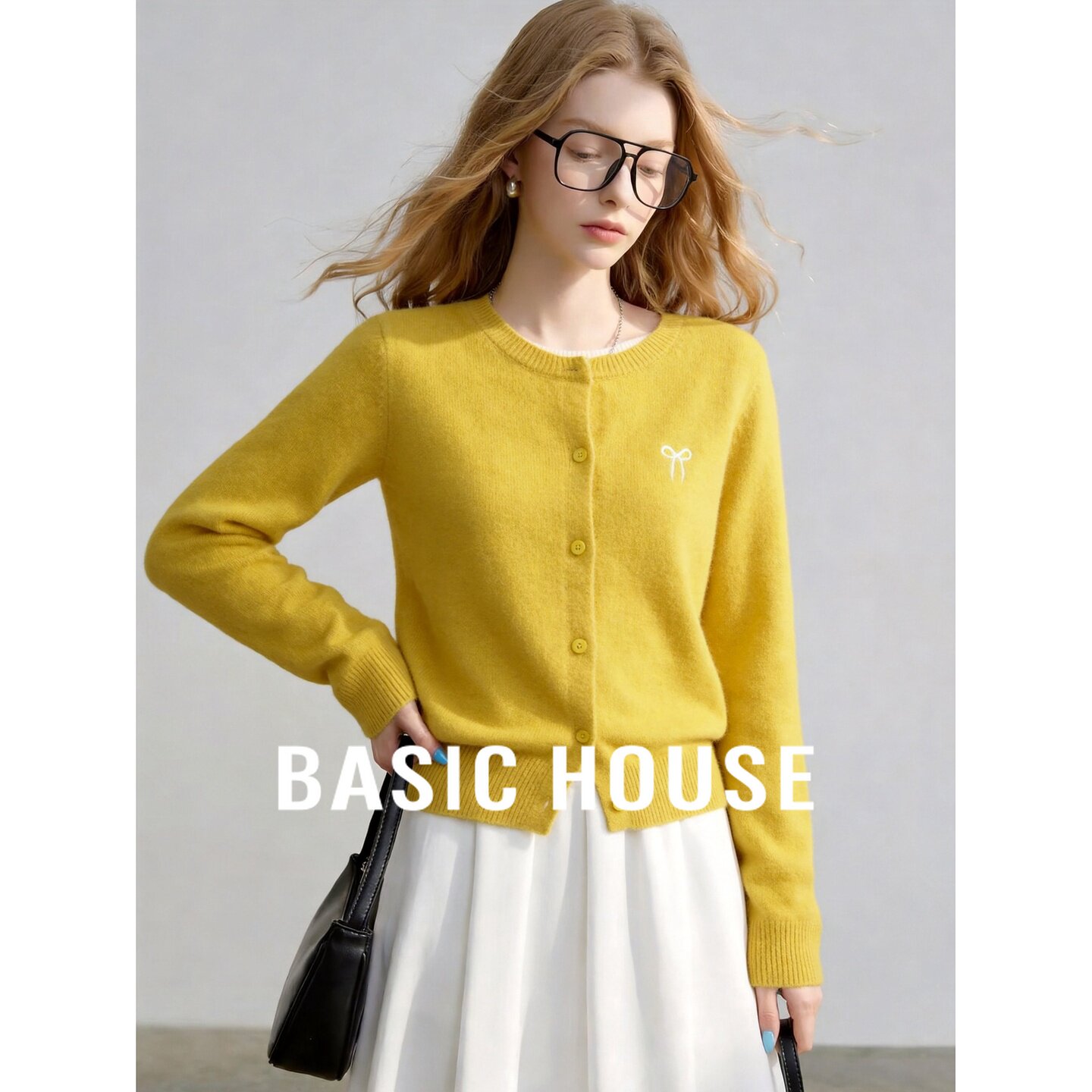 Basic House/百家好黄色圆领纽扣假两件宽松长袖日常简约针织开衫