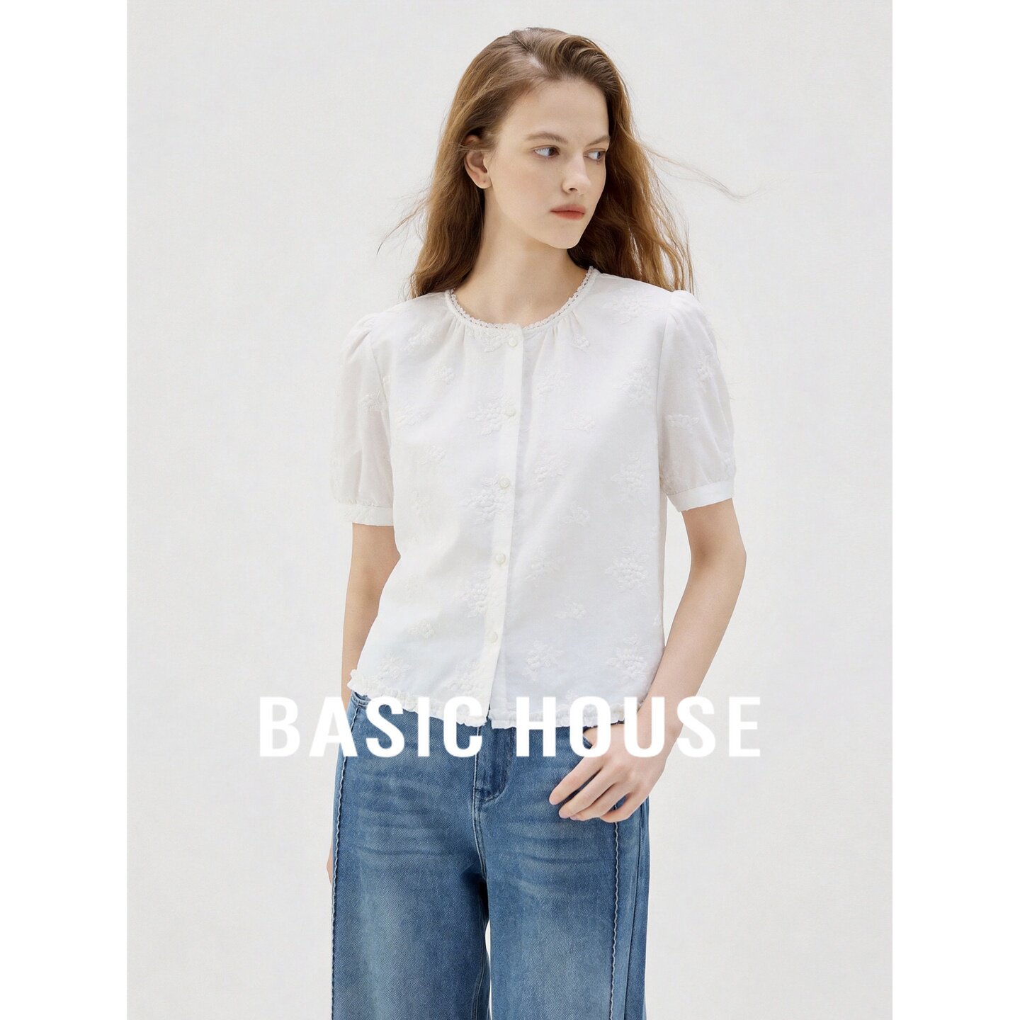 Basic House/百家好温柔白色泡泡袖衬衫女短袖圆领纽扣百搭上衣