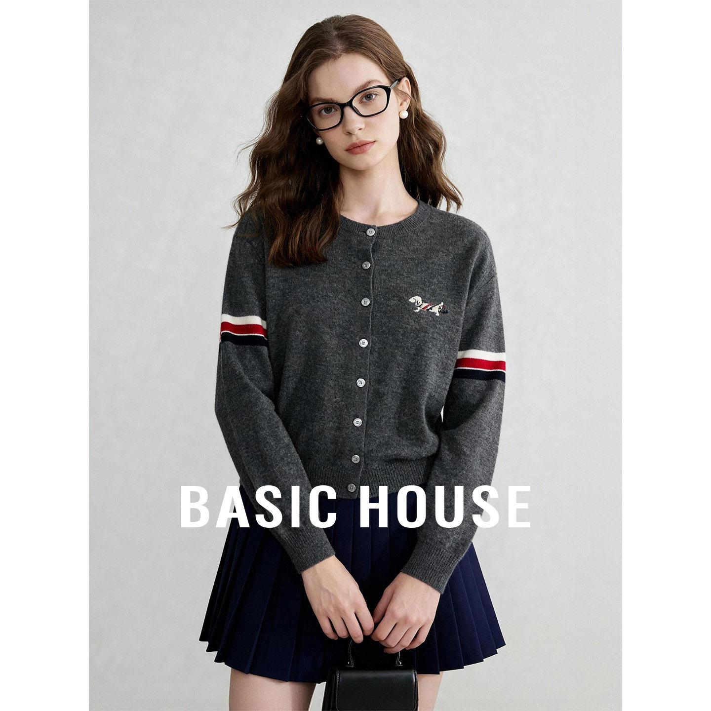 Basic House/百家好灰色圆领刺绣设计羊毛衫女秋季新款超好看上衣