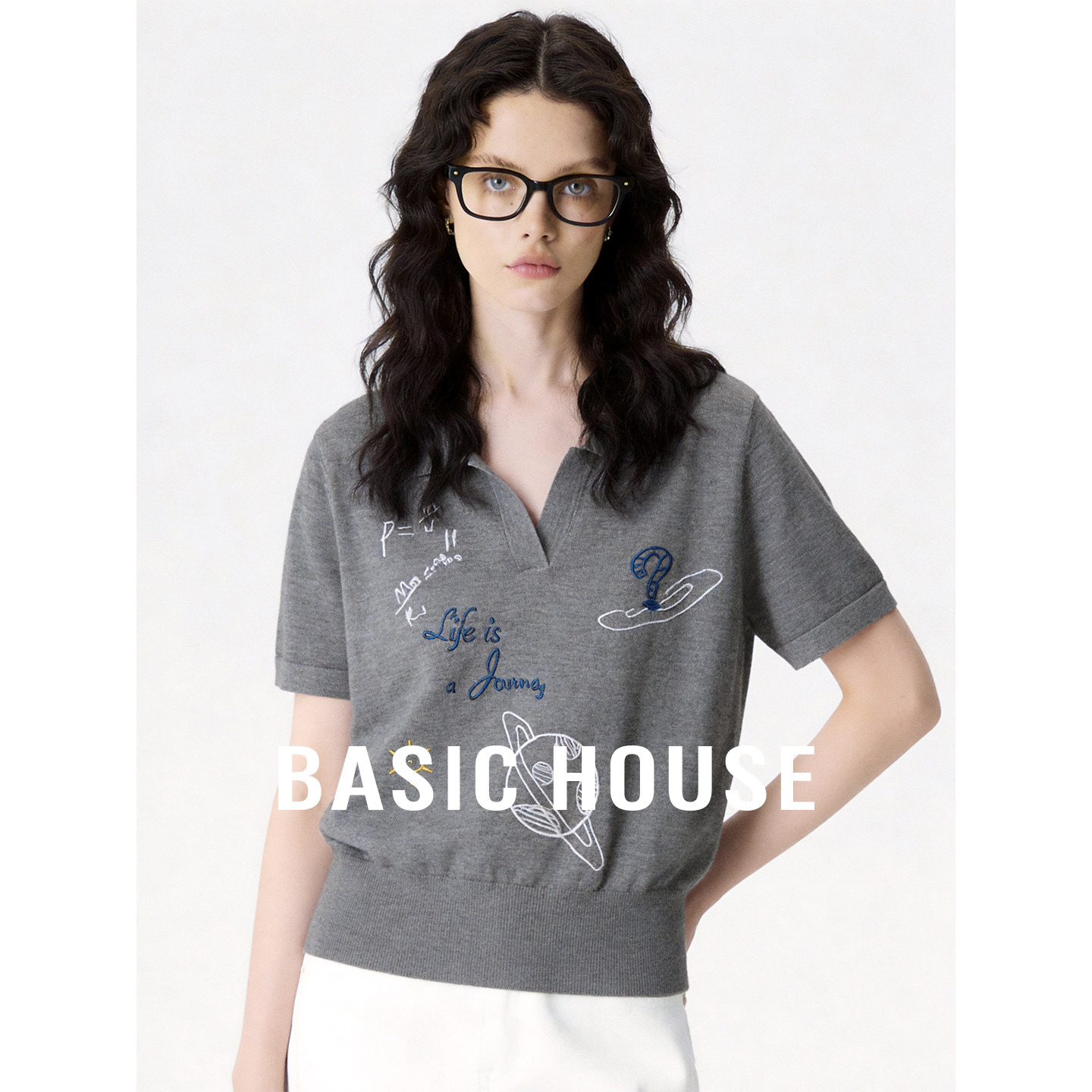 Basic House/百家好灰色翻领小众刺绣设计针织衫女夏百搭短款上衣