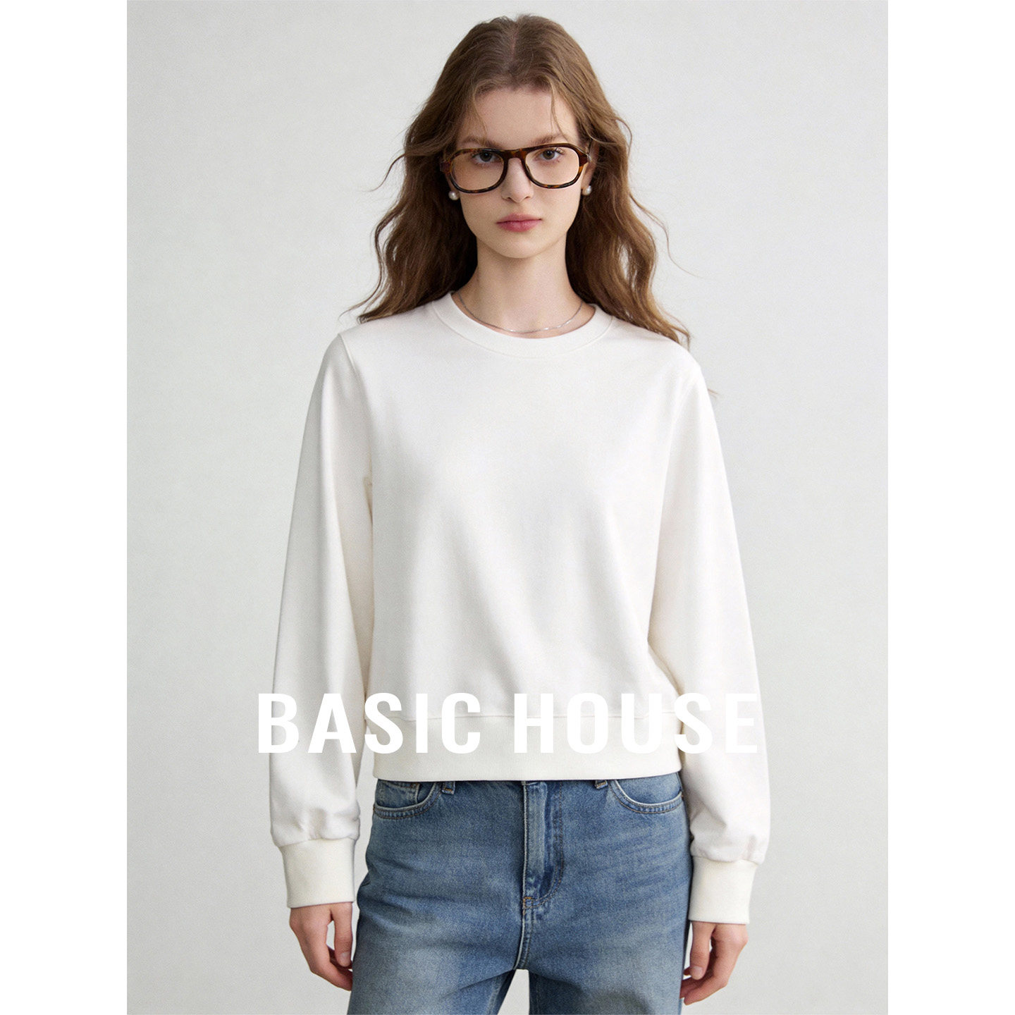 Basic House/百家好圆领白色简约基础卫衣女秋季宽松百搭长袖上衣