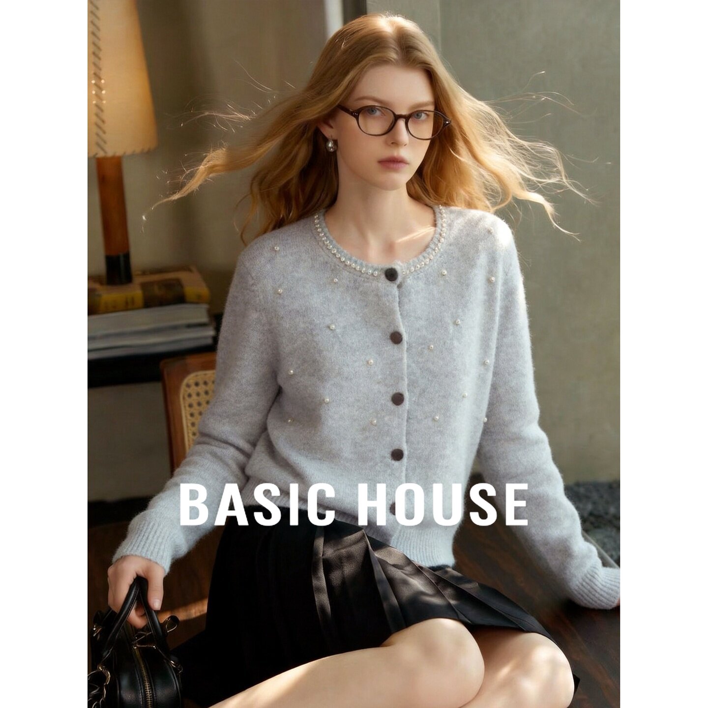 Basic House/百家好优雅风珍珠扣针织开衫女秋季灰色显瘦百搭毛衣