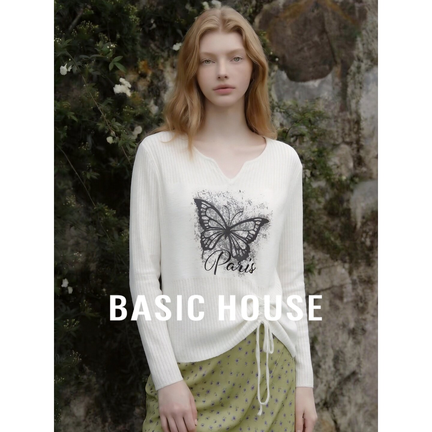 Basic House/百家好V领蝴蝶印花侧边抽绳针织衫女白色薄款上衣