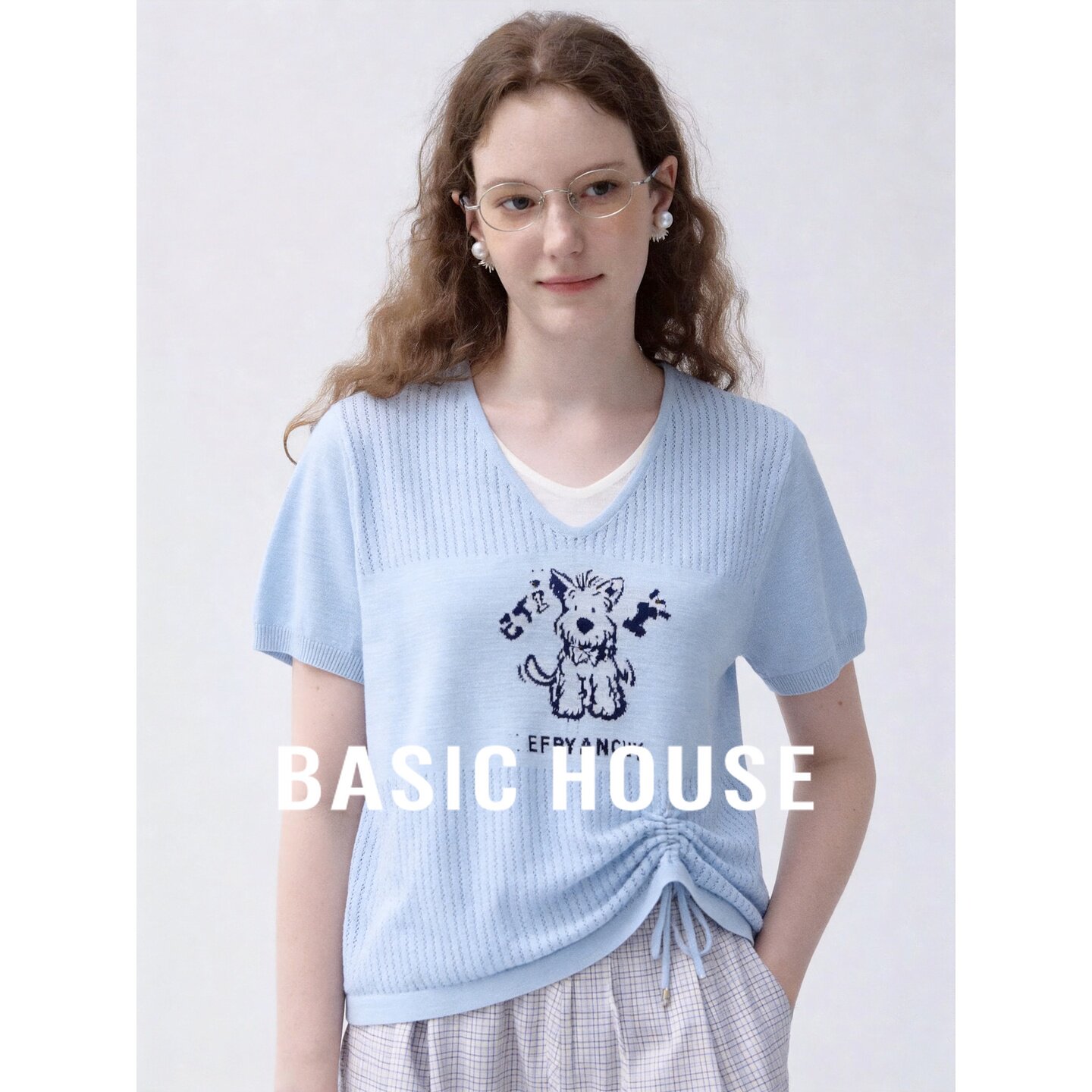 Basic House/百家好卡通V领假两件短袖女浅蓝色西高地抽褶上衣