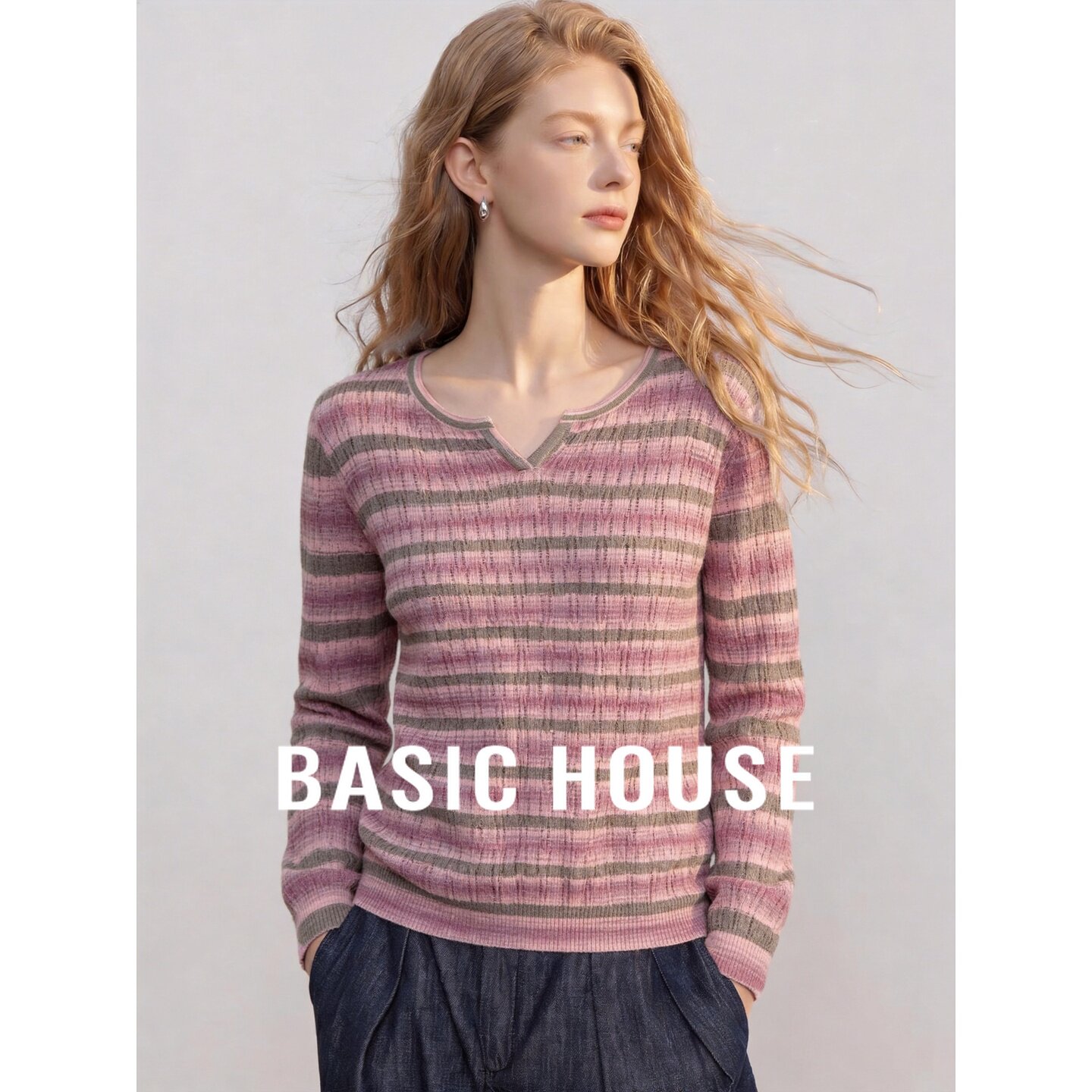 Basic House/百家好粉色条纹V领羊毛针织衫女秋长袖显瘦百搭毛衣