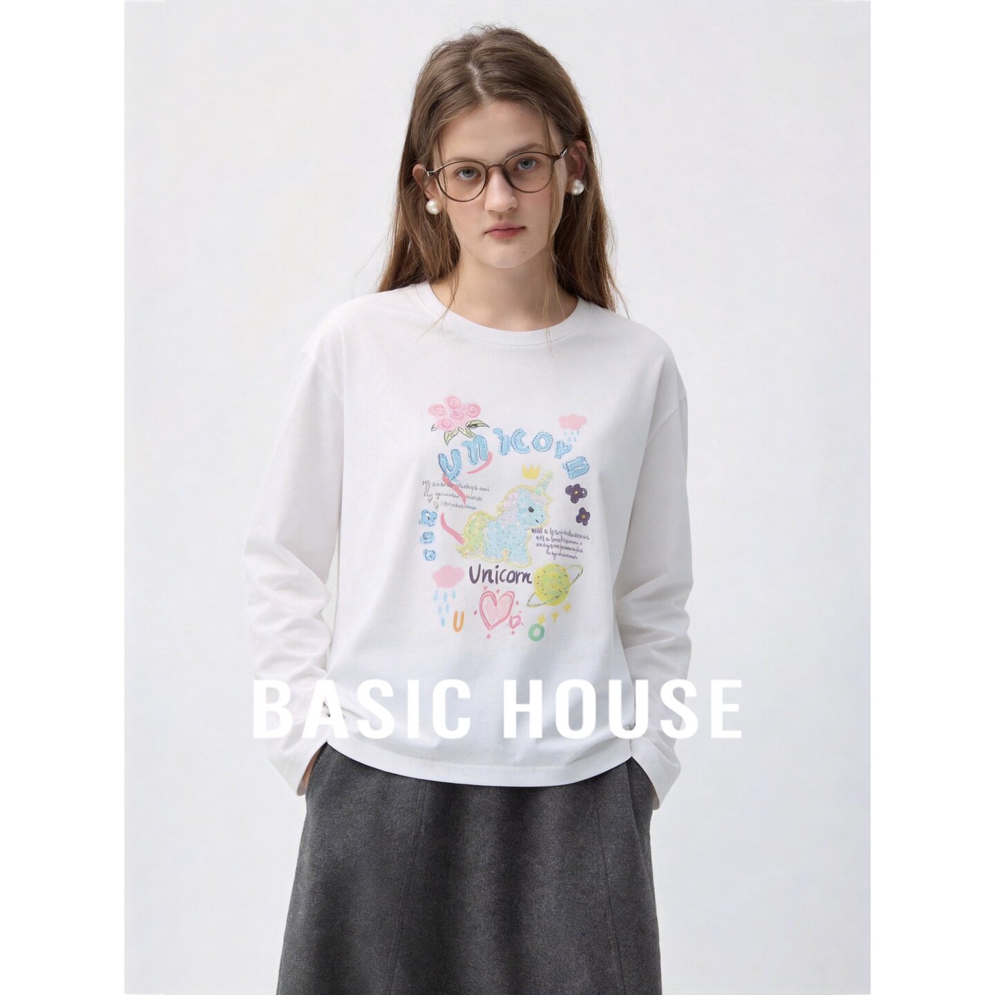 Basic House/百家好休闲莱赛尔独角兽印花长袖T恤女白色显瘦上衣