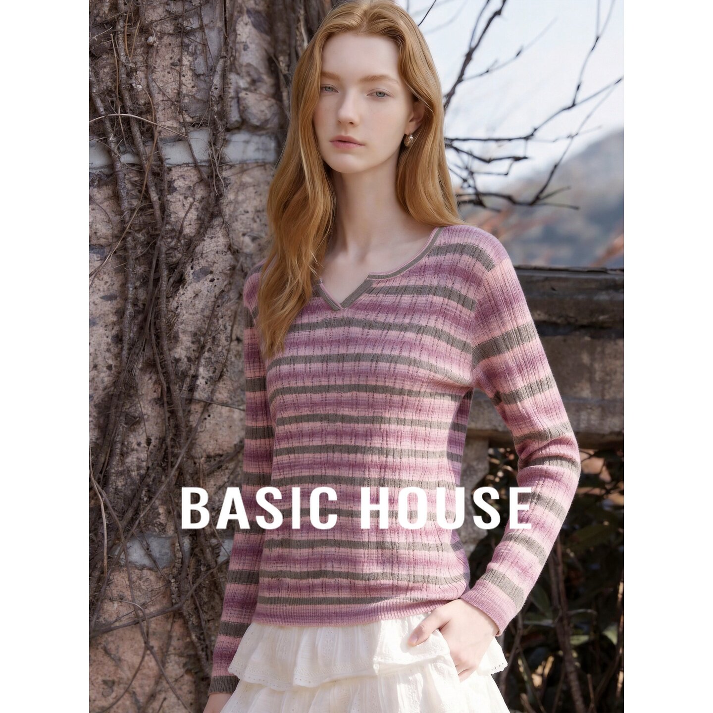 Basic House/百家好条纹V领羊毛针织衫女秋长袖显瘦百搭温柔毛衣