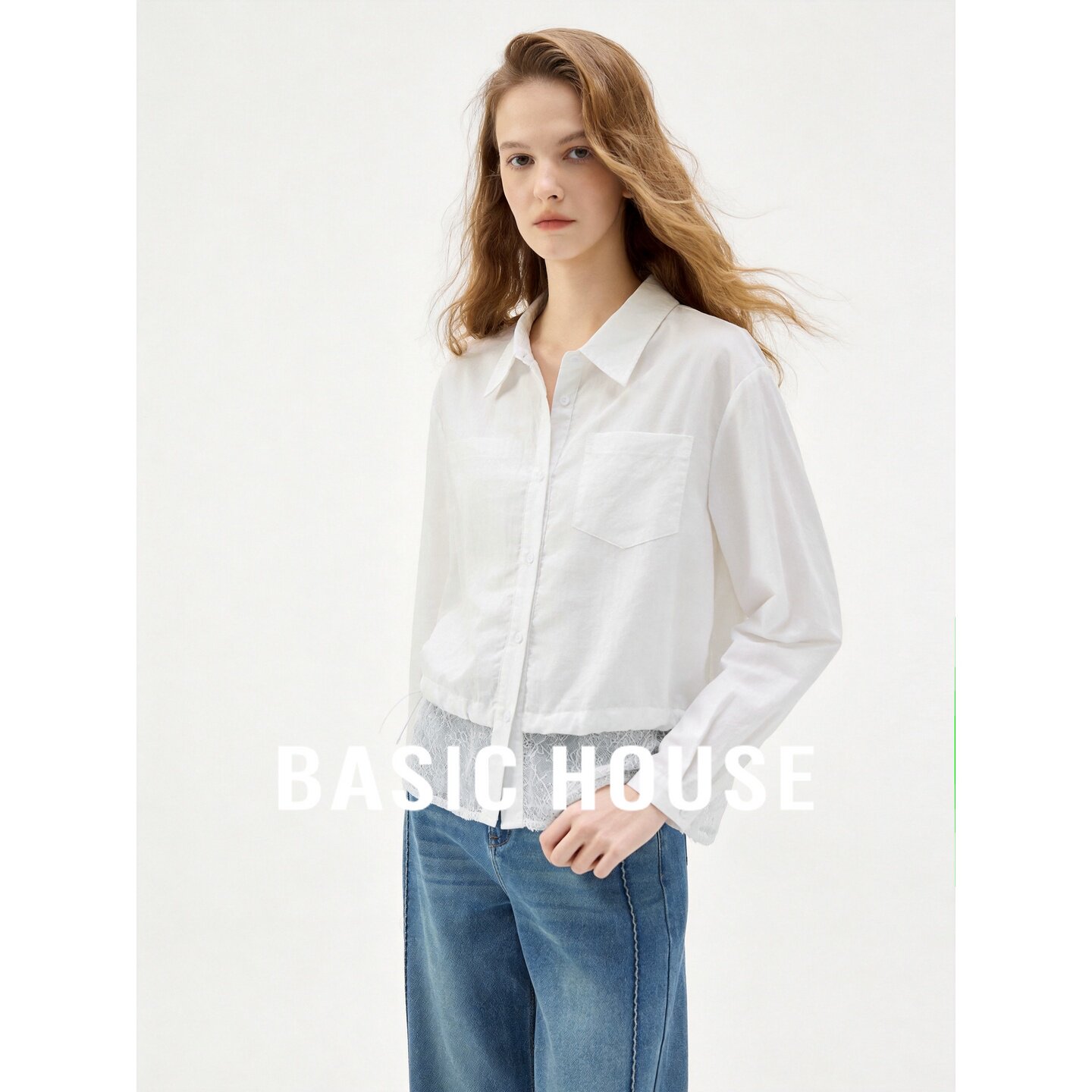 Basic House/百家好白色莱赛尔苎麻翻领蕾丝拼接抽绳收腰长袖衬衫