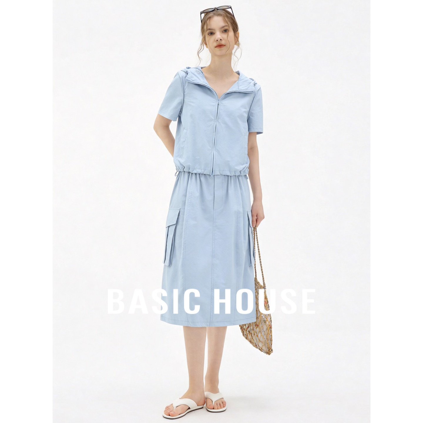 Basic House/百家好蓝色连帽透气显瘦上衣工装风半身裙两件套套装
